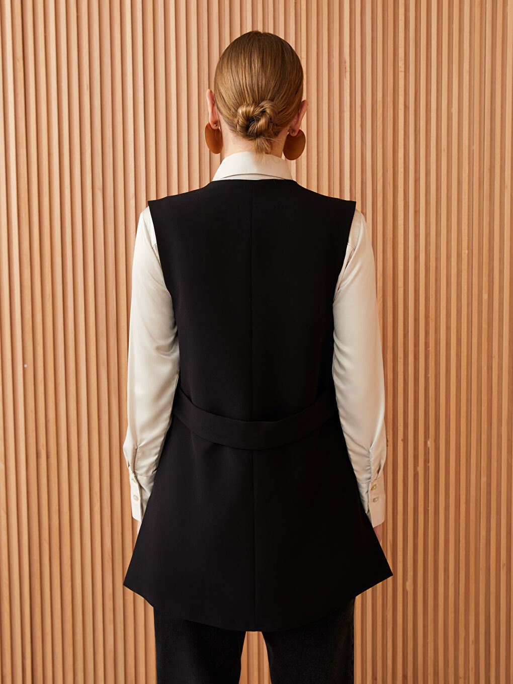 Siyah Kadın V Yaka Düz Yelek-4