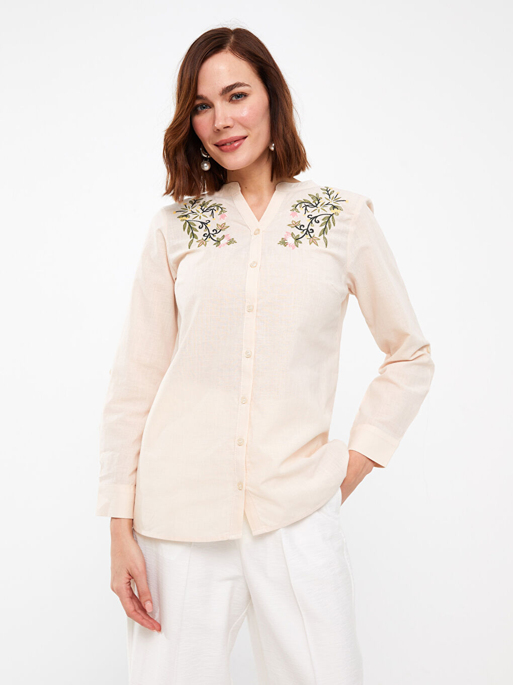 Ekru Kaçık Yaka Nakışlı Uzun Kollu Kadın Gömlek
