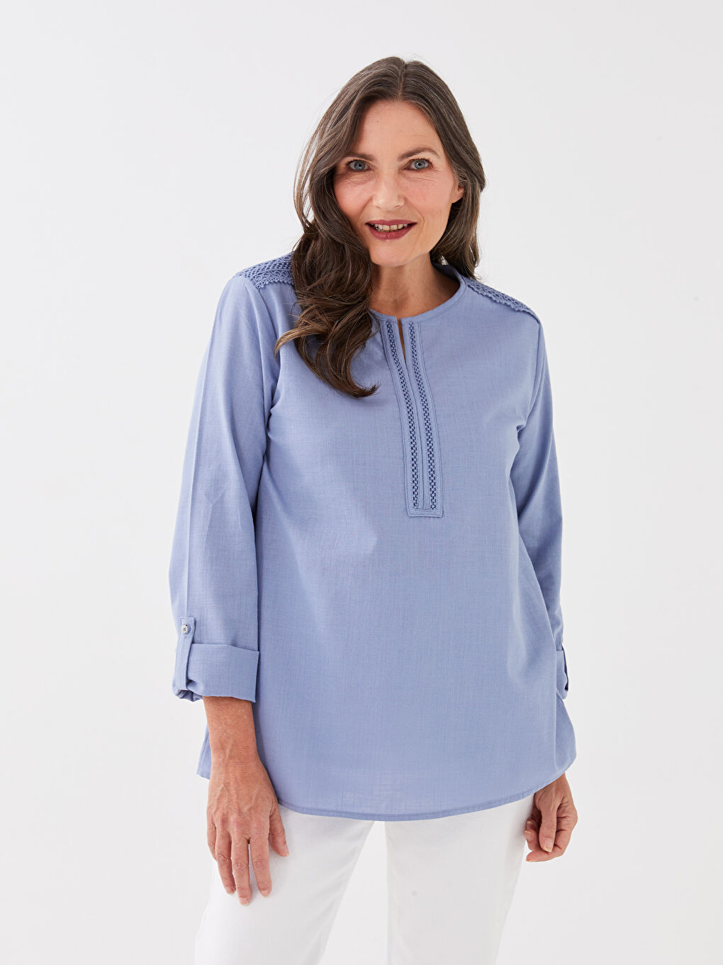 Mavi Kaçık Yaka Dantel Detaylı Uzun Kollu Kadın Bluz