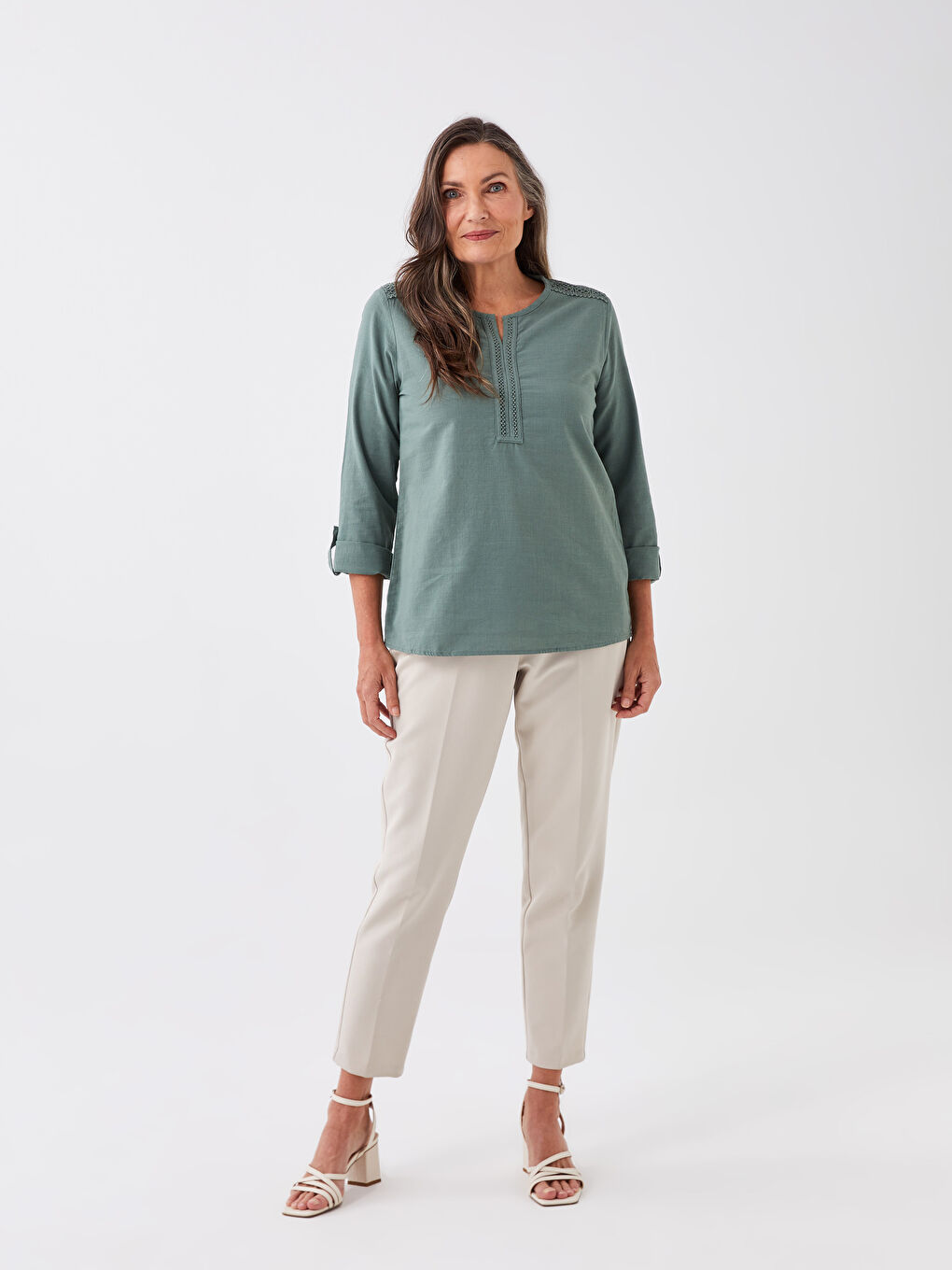 Haki Kaçık Yaka Dantel Detaylı Uzun Kollu Kadın Bluz-2