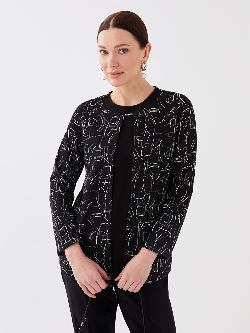 Siyah Bisiklet Yaka Desenli Kadın Bluz
