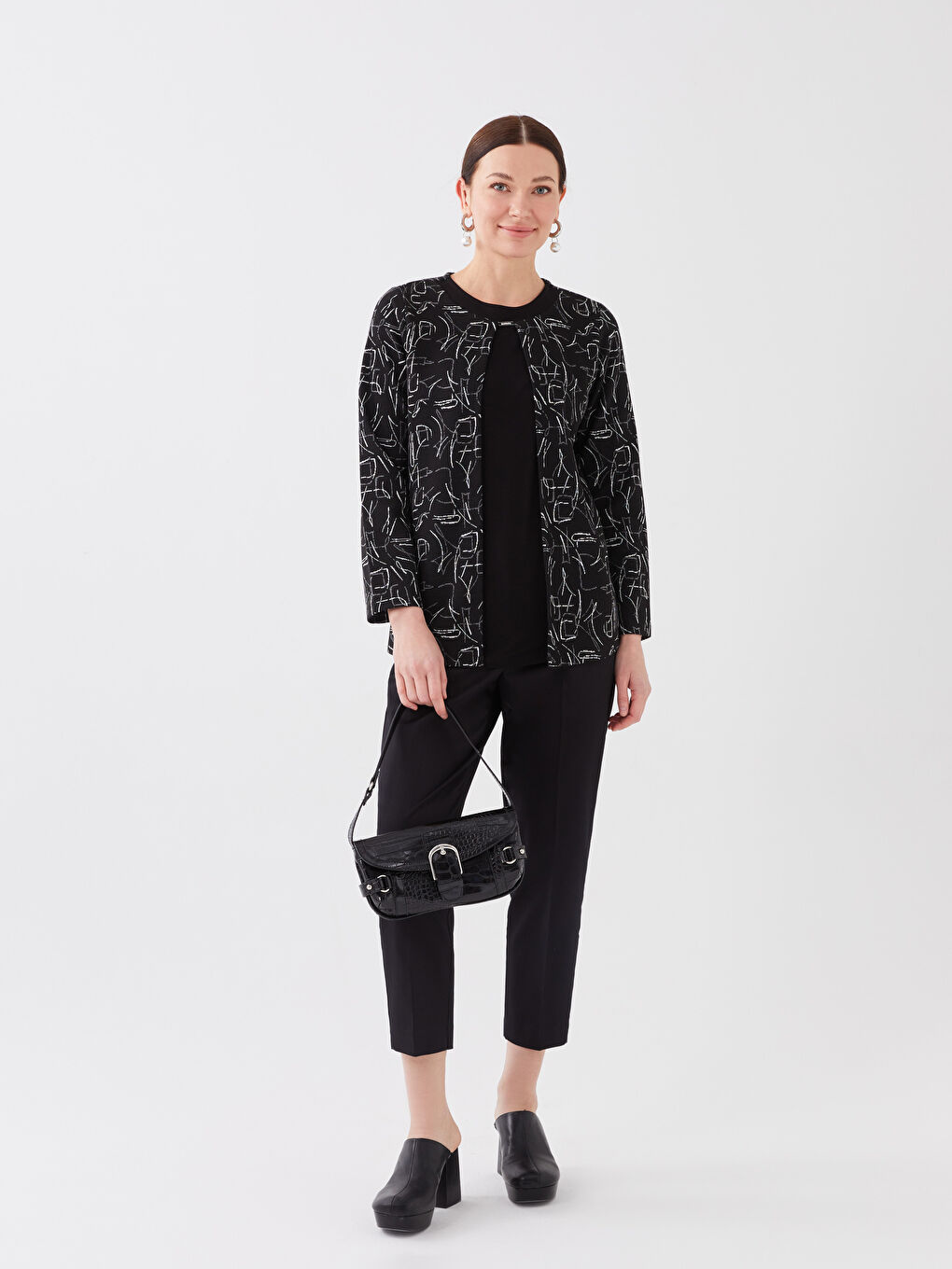 Siyah Bisiklet Yaka Desenli Kadın Bluz-2