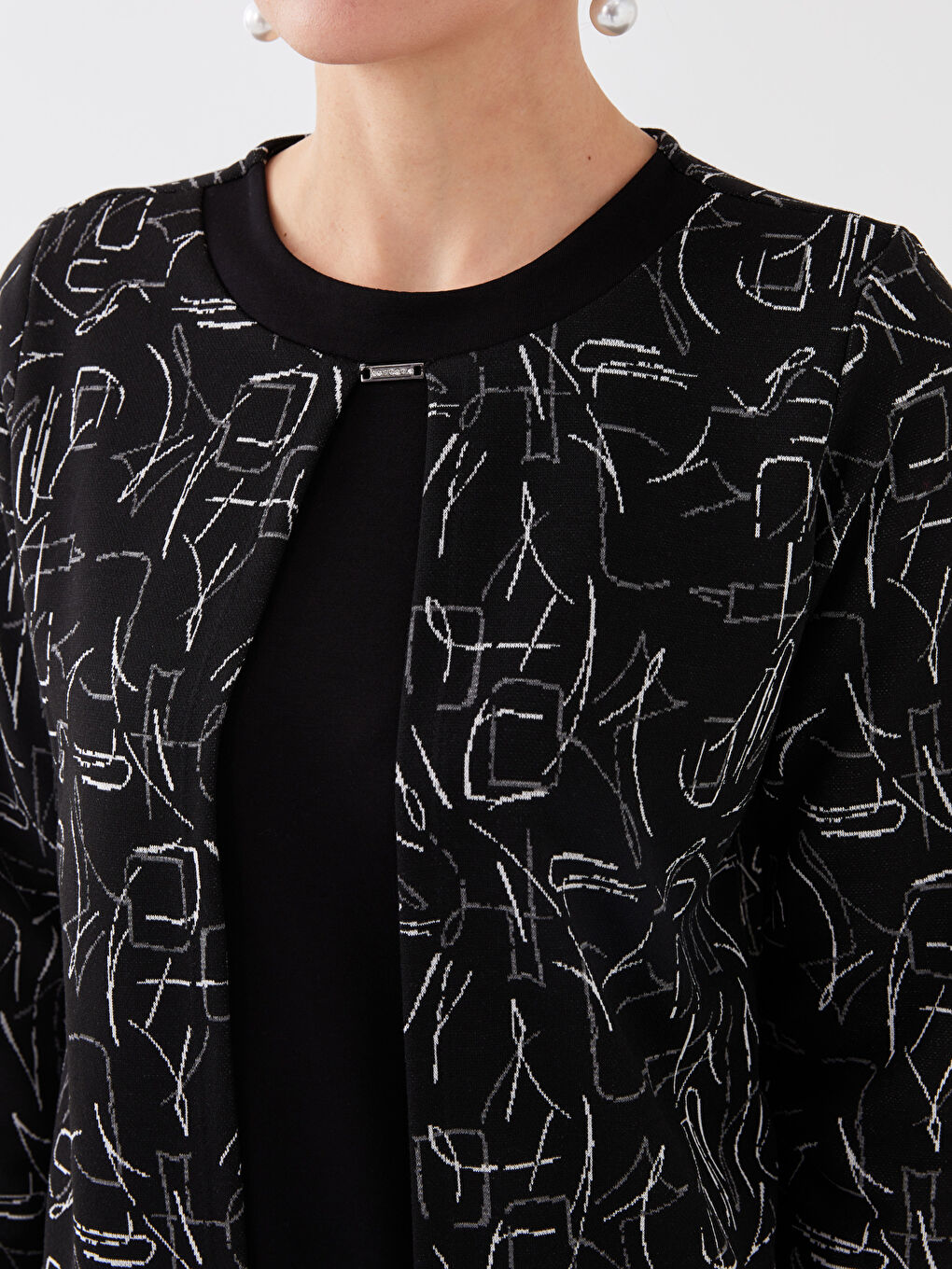 Siyah Bisiklet Yaka Desenli Kadın Bluz-3