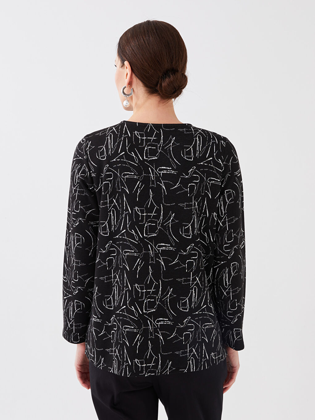 Siyah Bisiklet Yaka Desenli Kadın Bluz-4