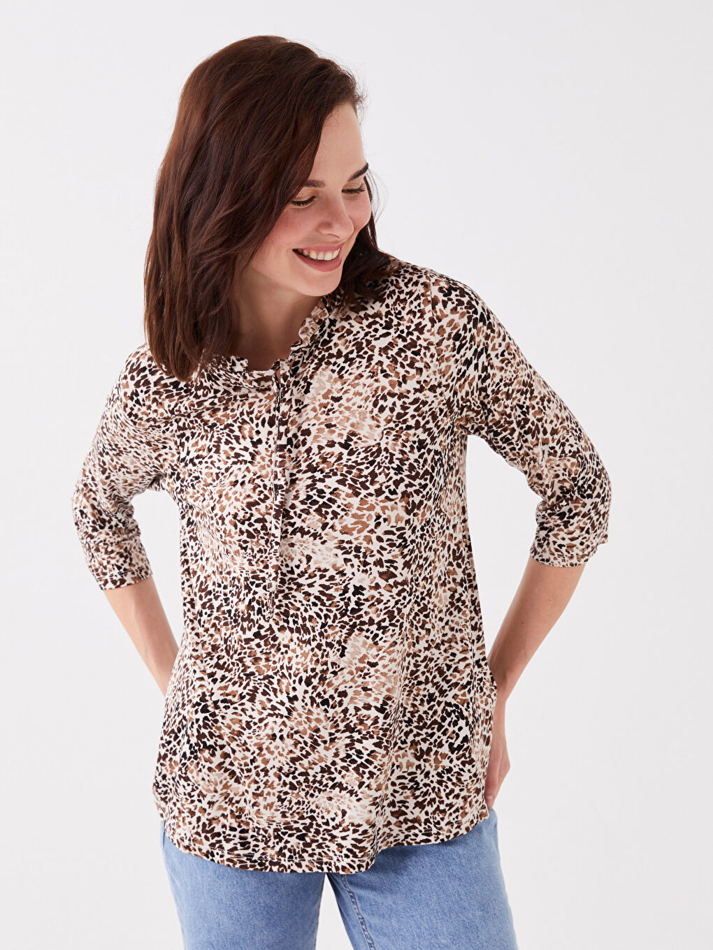 Bej Bağlamalı Yaka Desenli Kadın Bluz