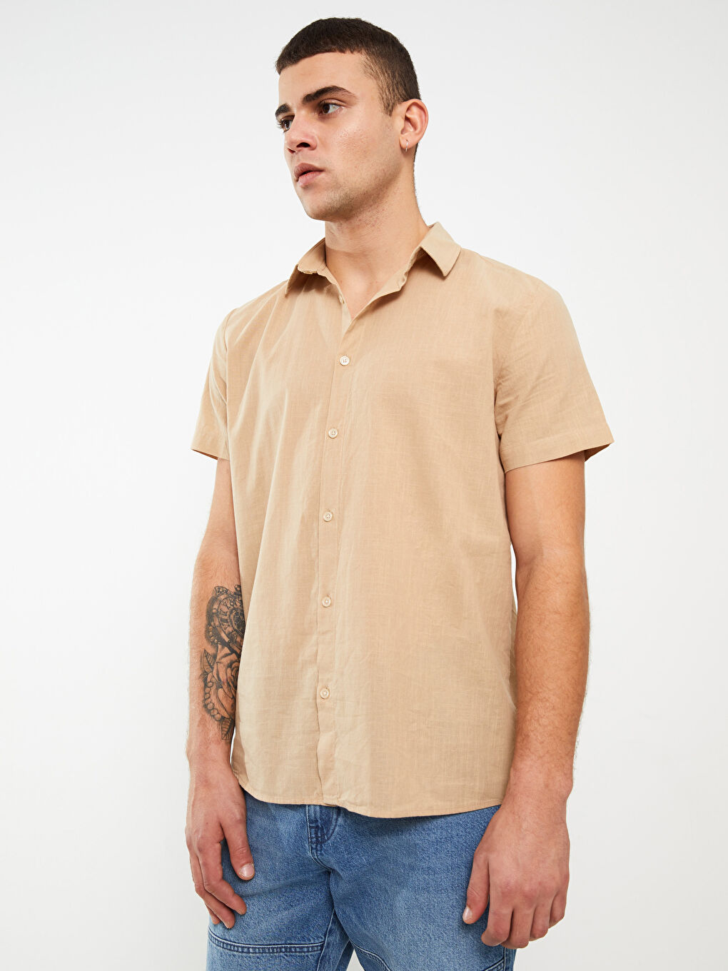 قميص رجالي بكم قصير بقصة عادية