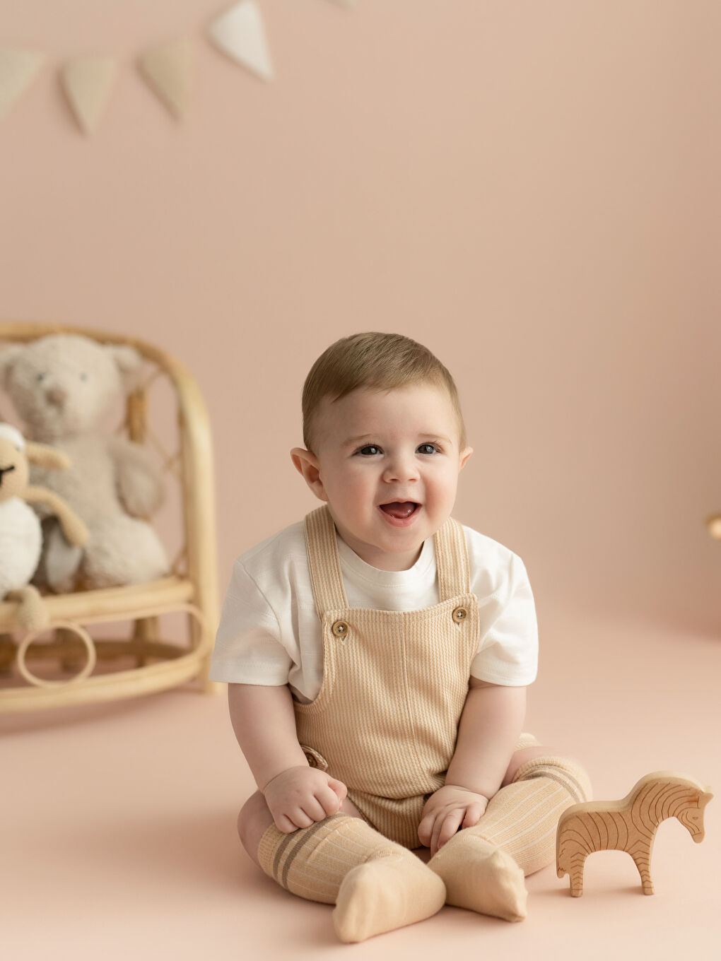 تيشيرت بياقة دائرية وكم قصير للأولاد الرضع مع سالوبيت - طقم من قطعتين-1