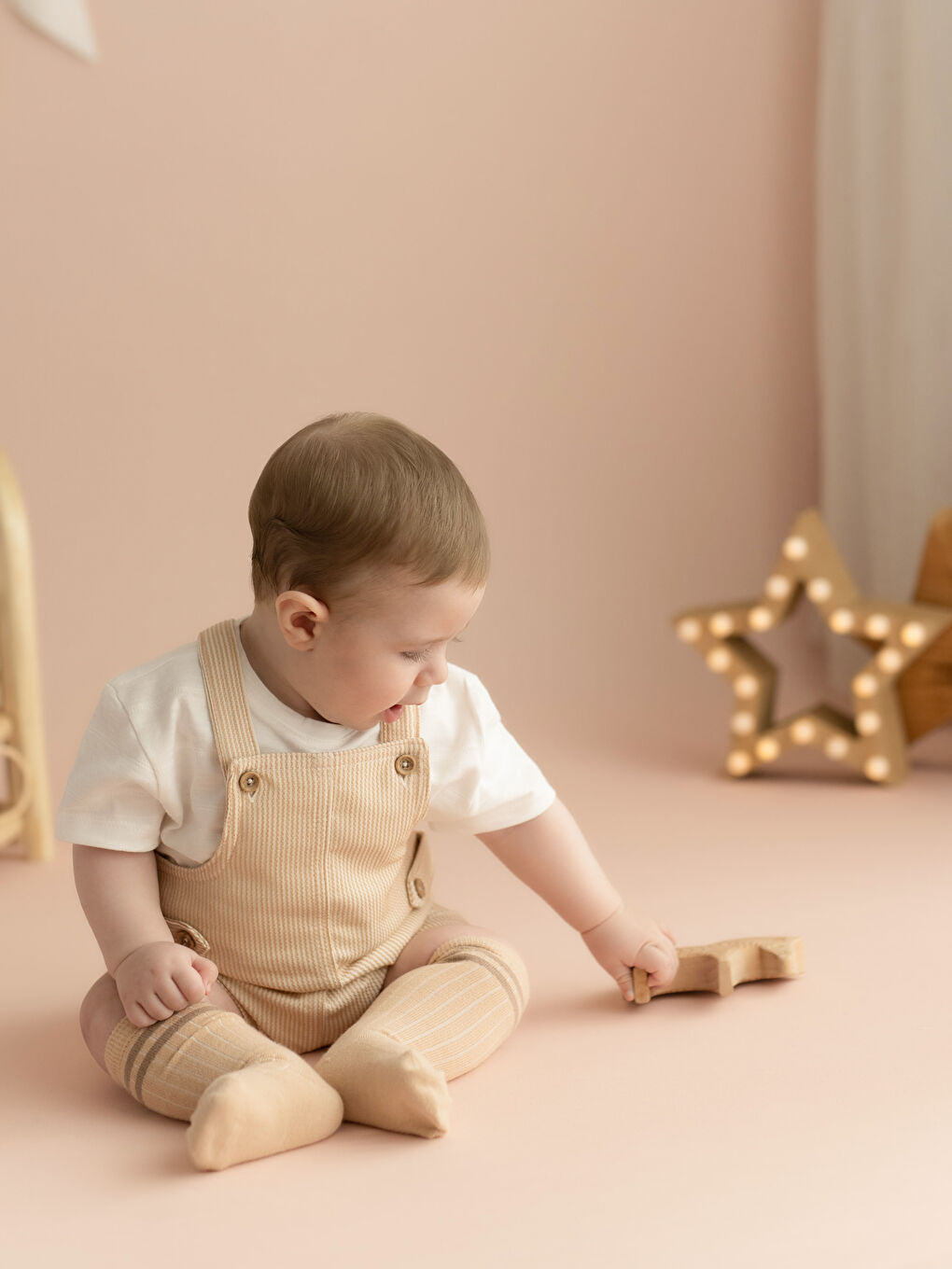 تيشيرت بياقة دائرية وكم قصير للأولاد الرضع مع سالوبيت - طقم من قطعتين-2