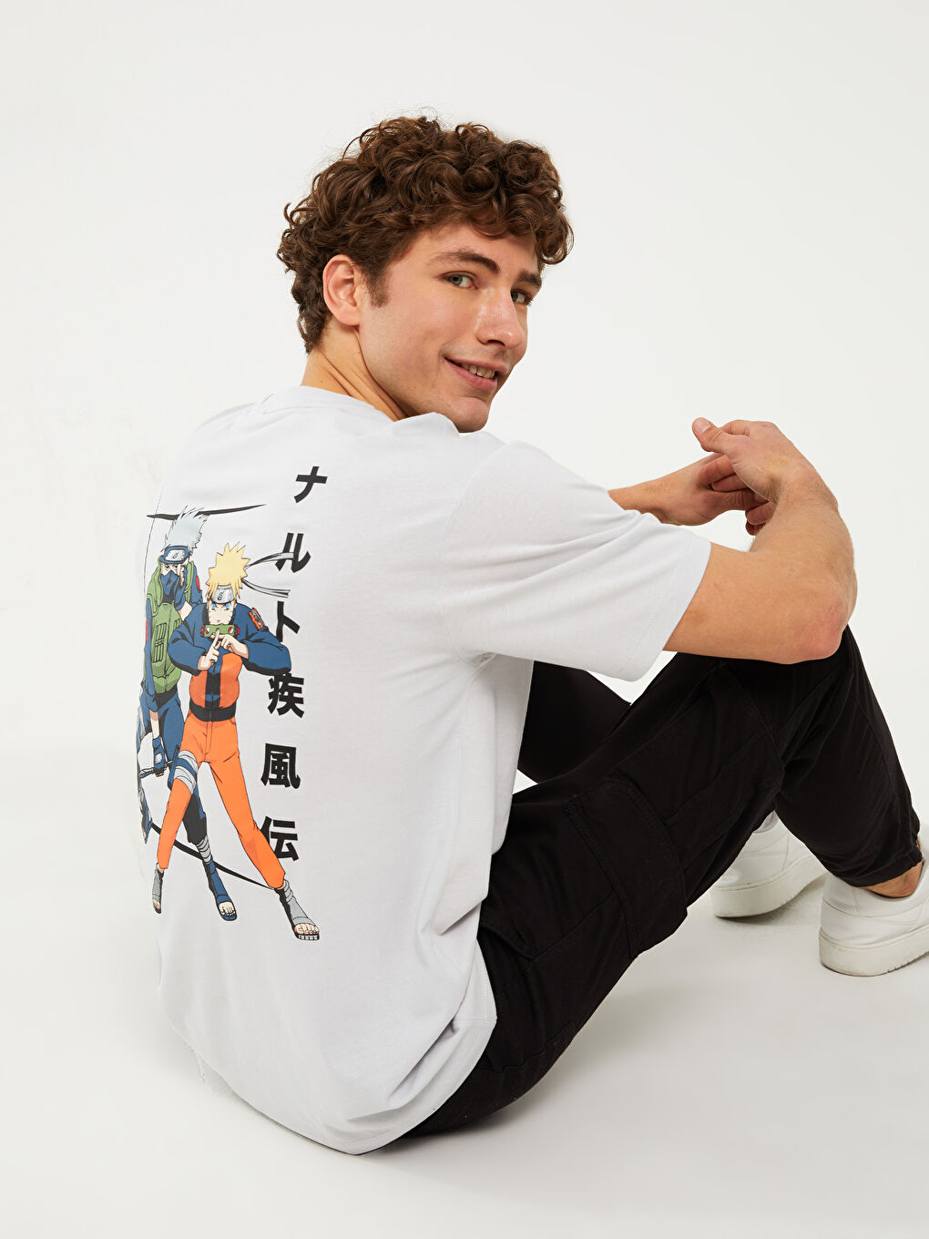 Gri Bisiklet Yaka Kısa Kollu Naruto Baskılı Penye Erkek Tişört