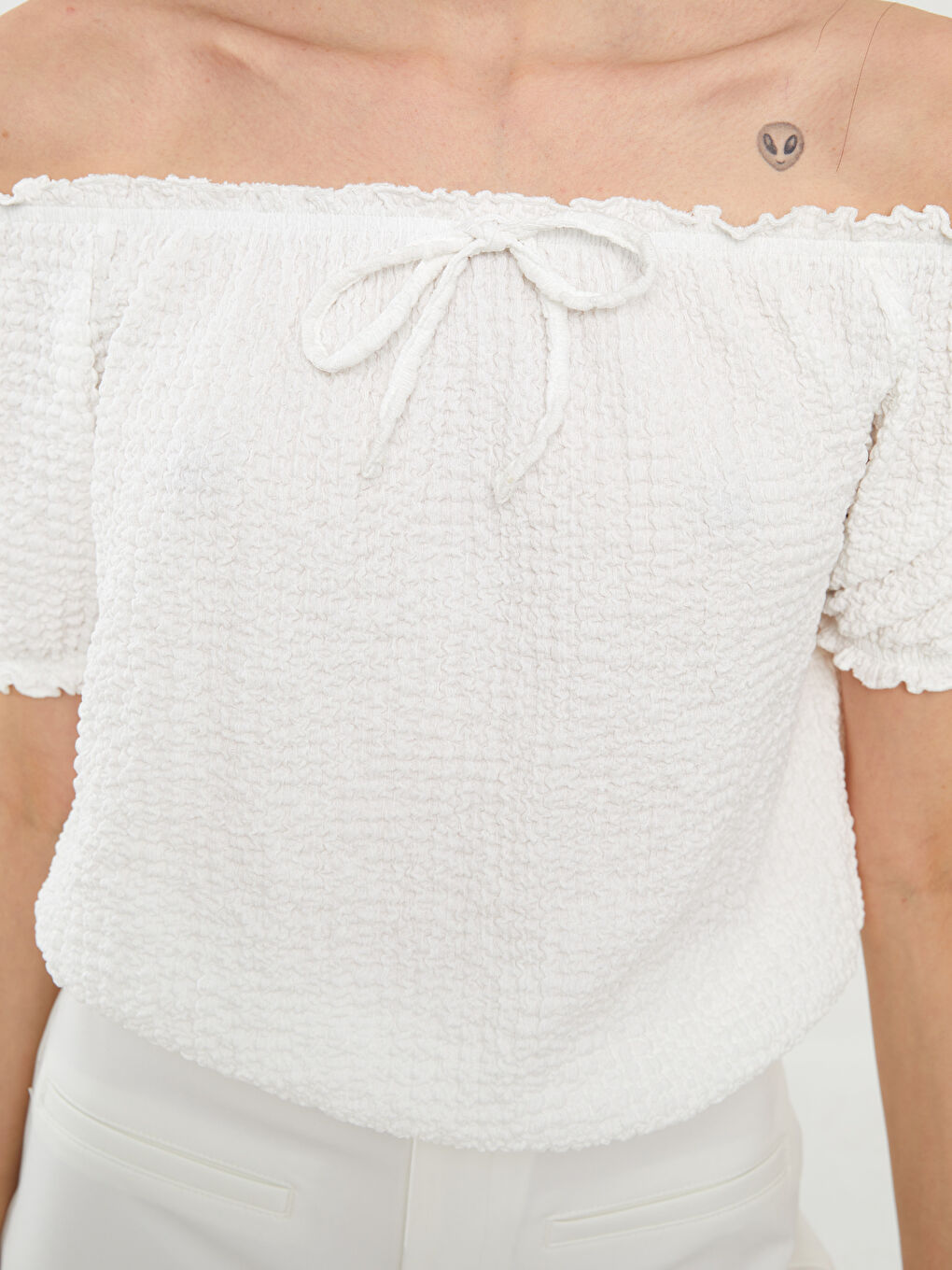 Ekru Kayık Yaka Kadın Bluz-3