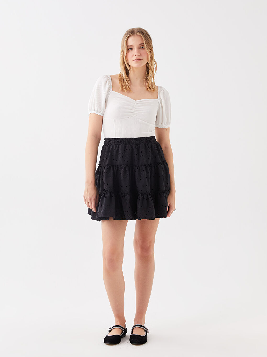 بلوزة نسائية بياقة على شكل قلب سادة وكم قصير-2