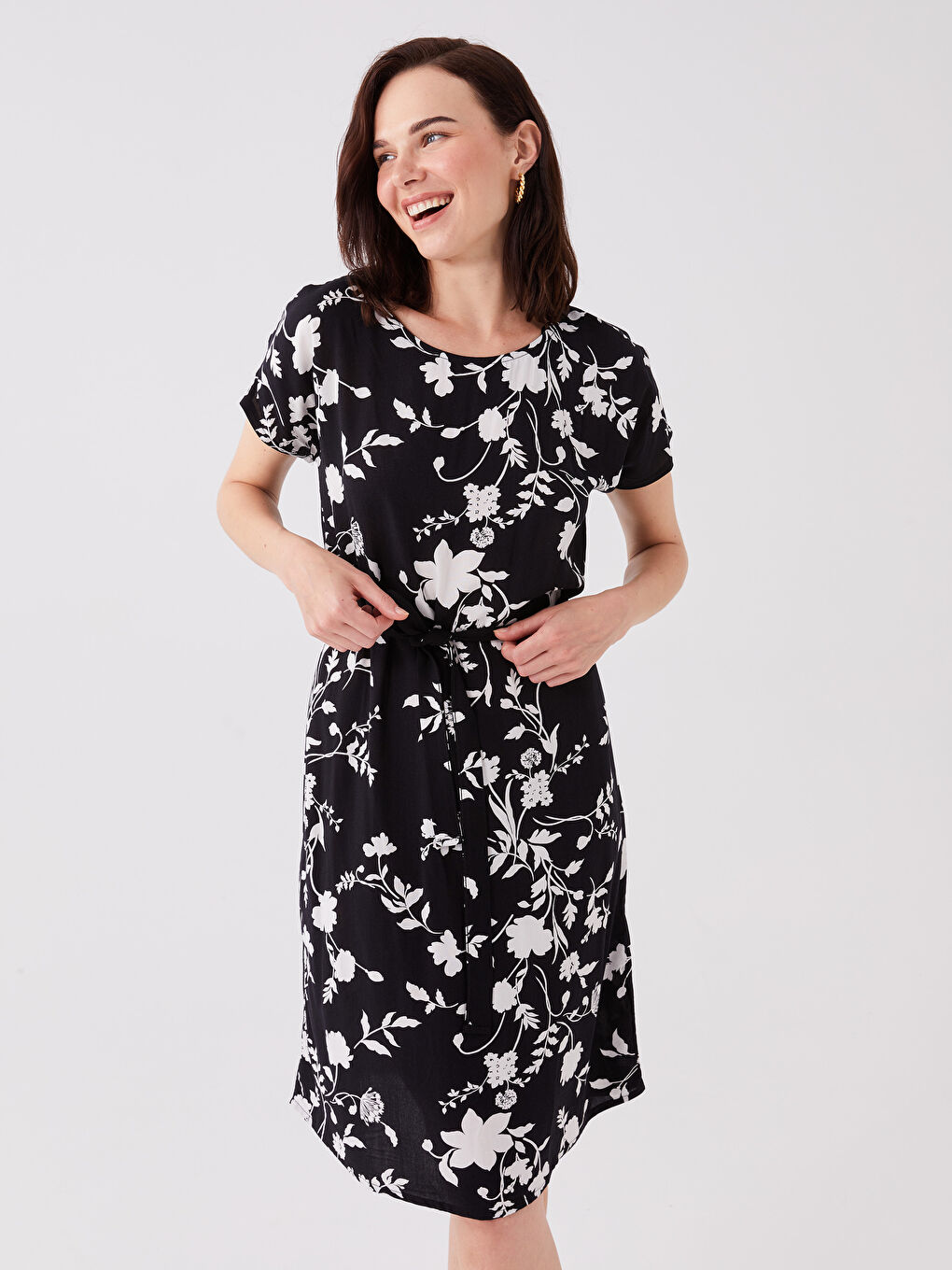 Siyah Bisiklet Yaka Desenli Kısa Kollu A Kesim Kadın Elbise-2