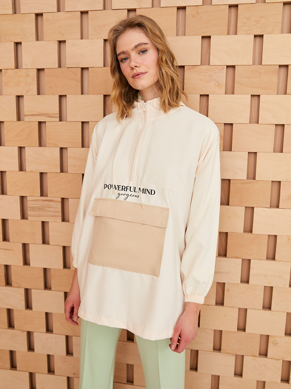 Tunică cu glugă imprimată cu mânecă lungă pentru femei