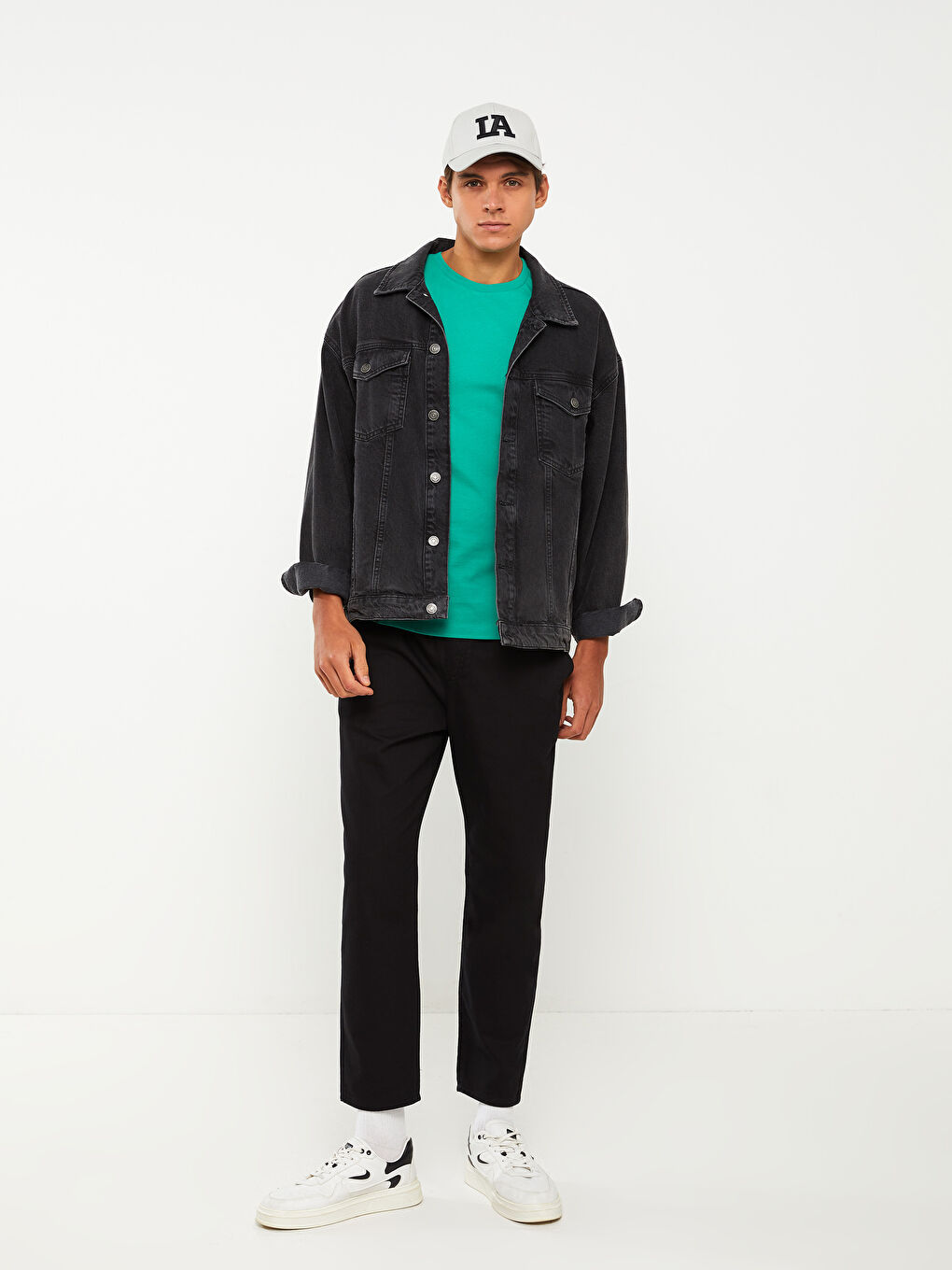 بنطلون رجالي بقصة عادية