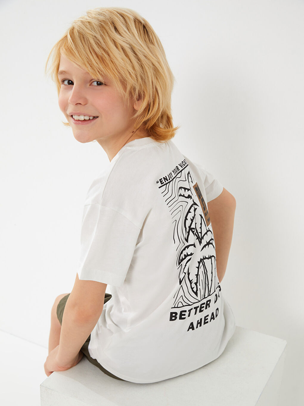 Relaxed Fit Crew Neck Printed Boys' T-Shirt