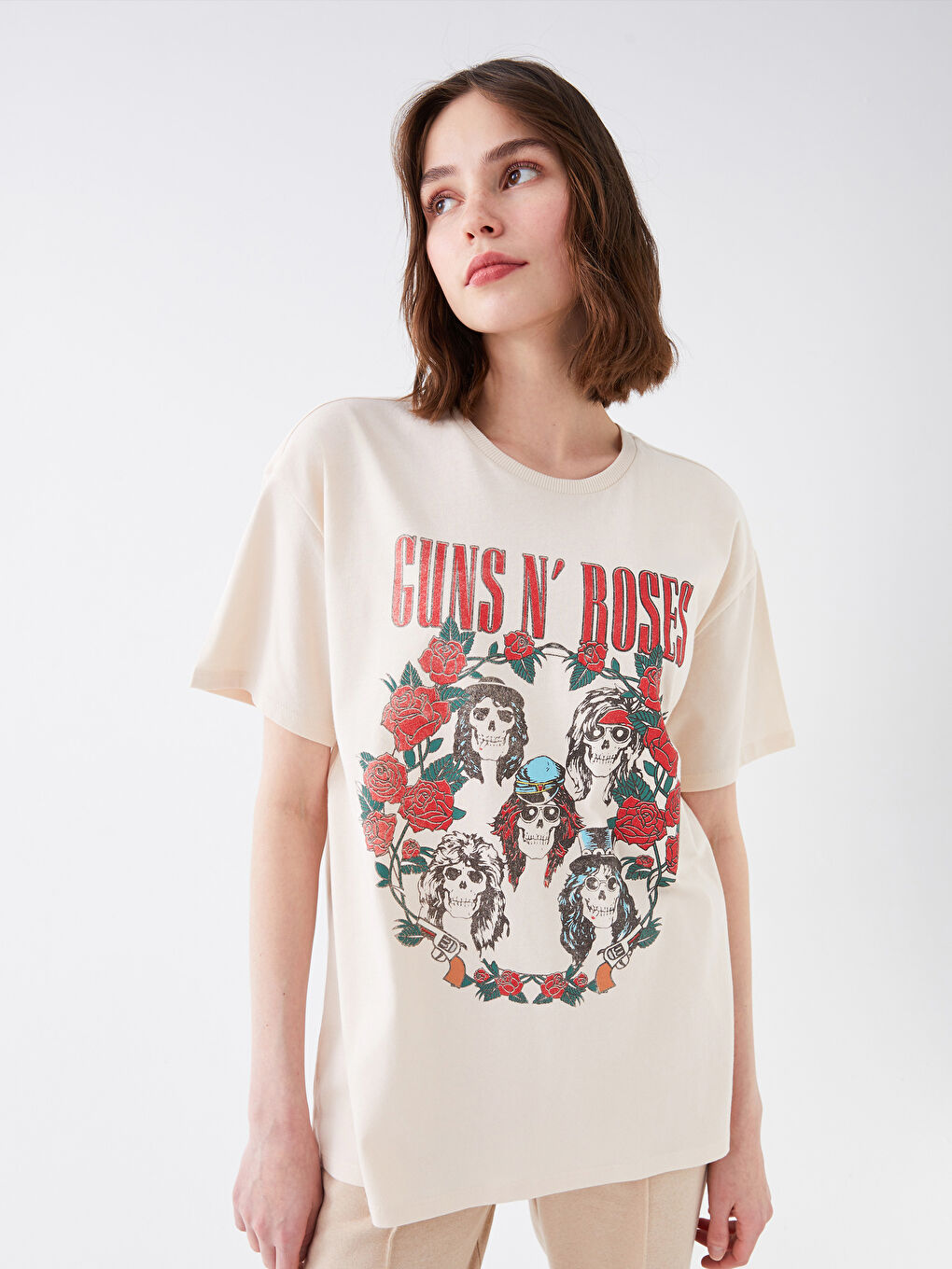 Bej Guns N'Roses Baskılı Kısa Kollu Kadın Tişört