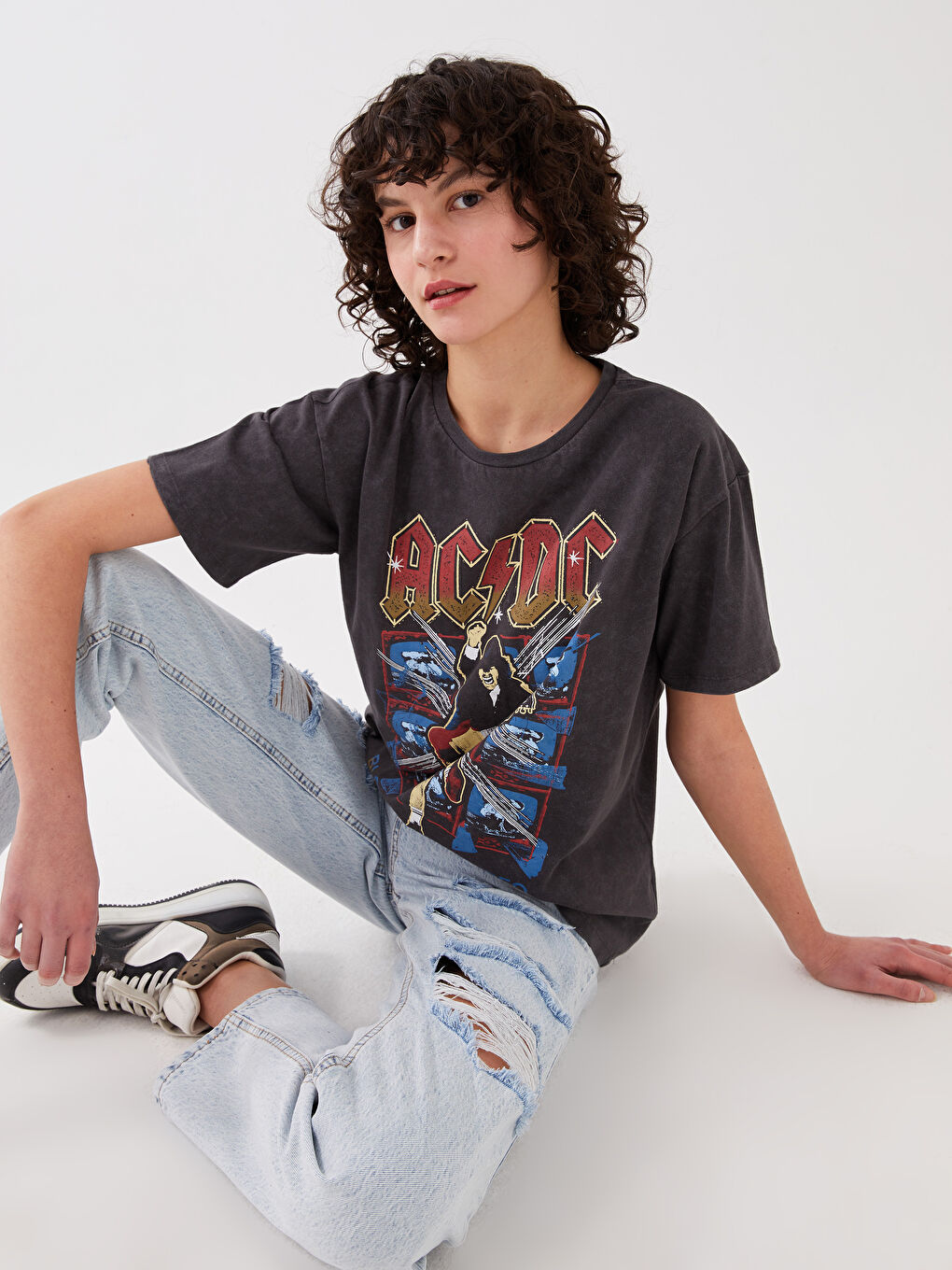 XSIDE Antrasit Bisiklet Yaka AC/DC Baskılı Kısa Kollu Kadın Tişört
