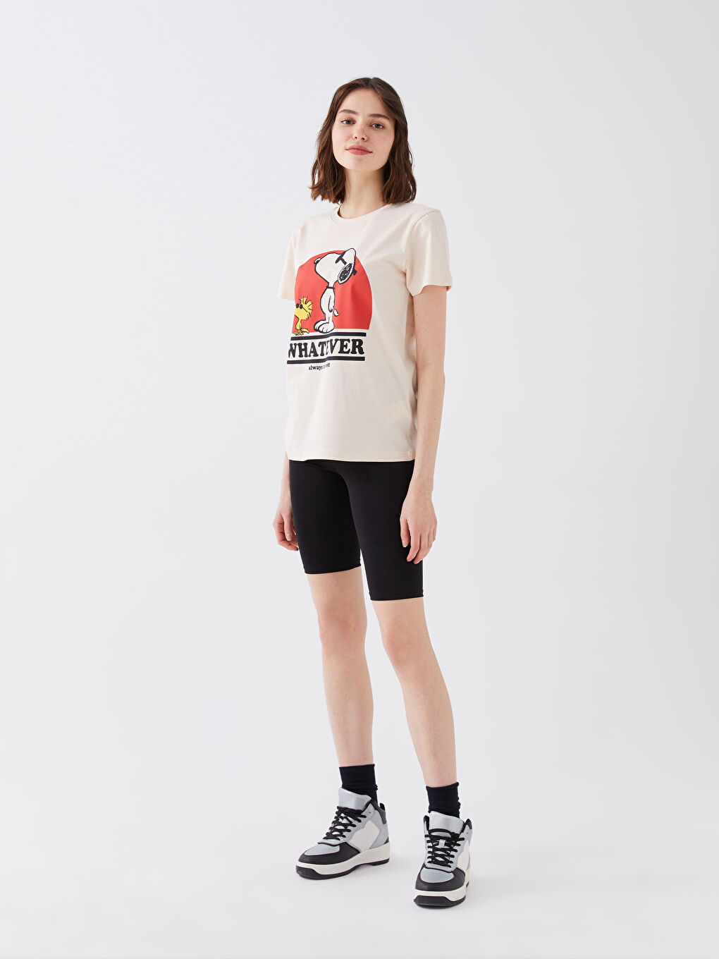 Футболка с круглым вырезом, принтом Снупи и коротким рукавом для женщин-2