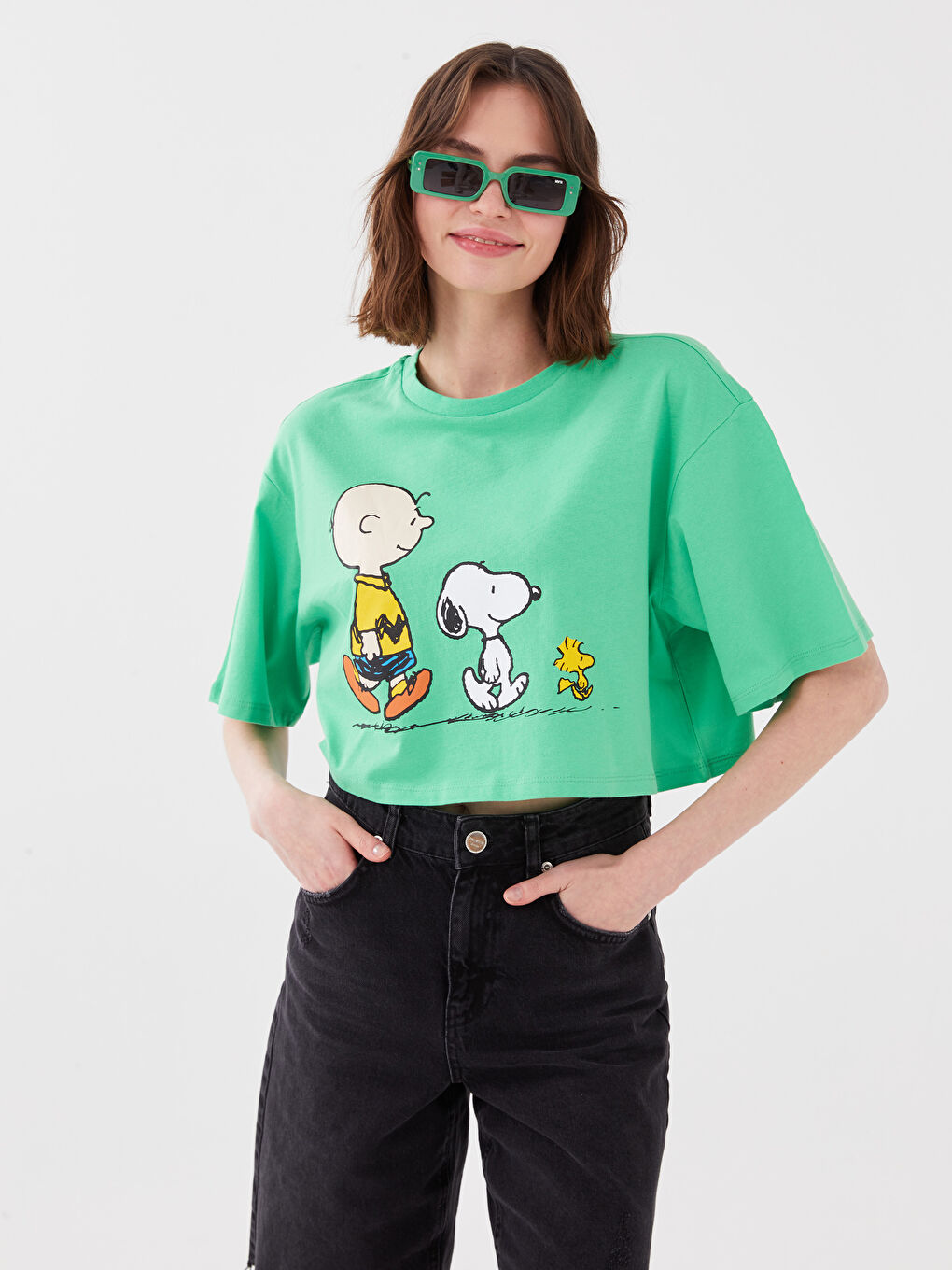 Yeşil Bisiklet Yaka Peanuts Baskılı Kısa Kollu Kadın Crop-1