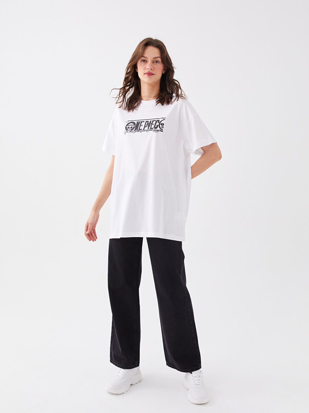 Beyaz Bisiklet Yaka One Piece Baskılı Kısa Kollu Kadın Tişört-3