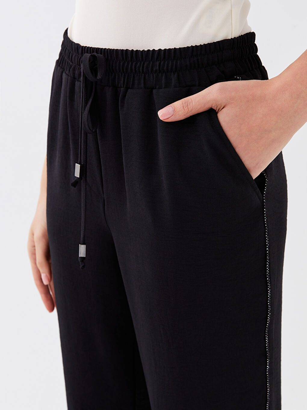 Siyah Kadın Beli Lastikli Düz Pantolon-3