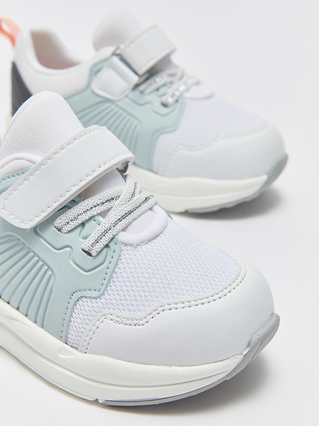 Beyaz Renk Bloklu Cırt Cırtlı Kız Bebek Spor Ayakkabı-2