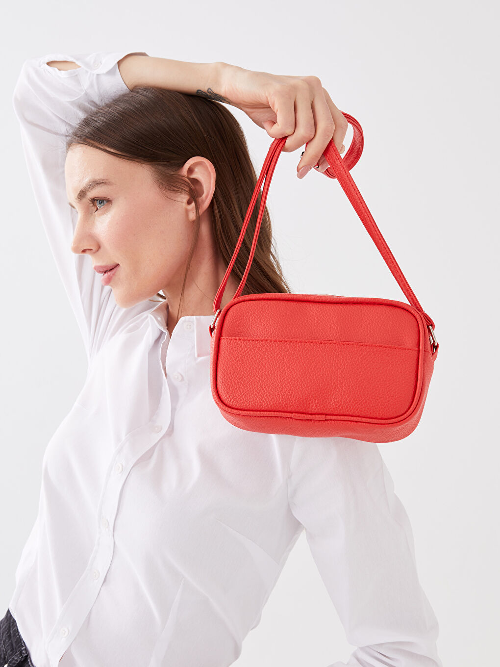 Kırmızı Deri Görünümlü Kadın Çapraz Çanta