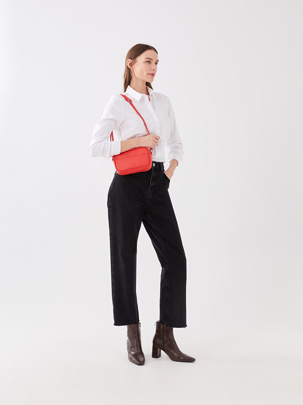 Kırmızı Deri Görünümlü Kadın Çapraz Çanta-1