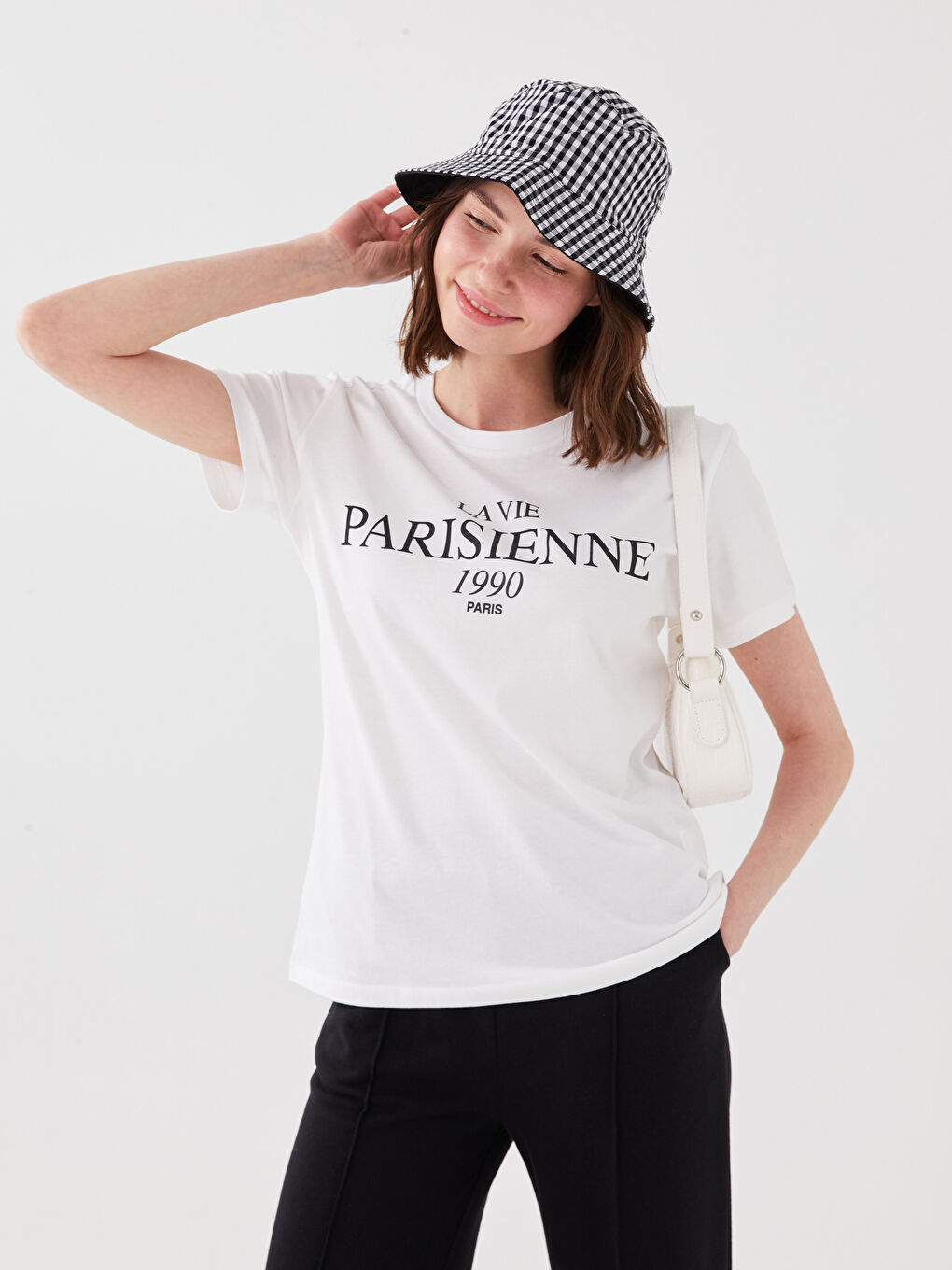 Beyaz Bisiklet Yaka Baskılı Kısa Kollu Kadın Tişört