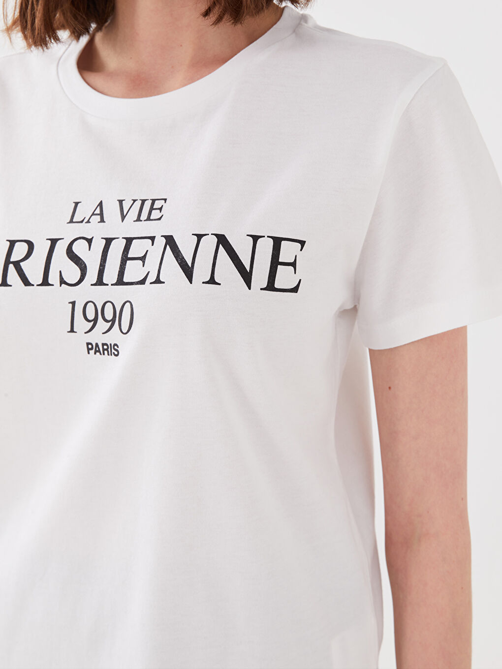 Beyaz Bisiklet Yaka Baskılı Kısa Kollu Kadın Tişört-3