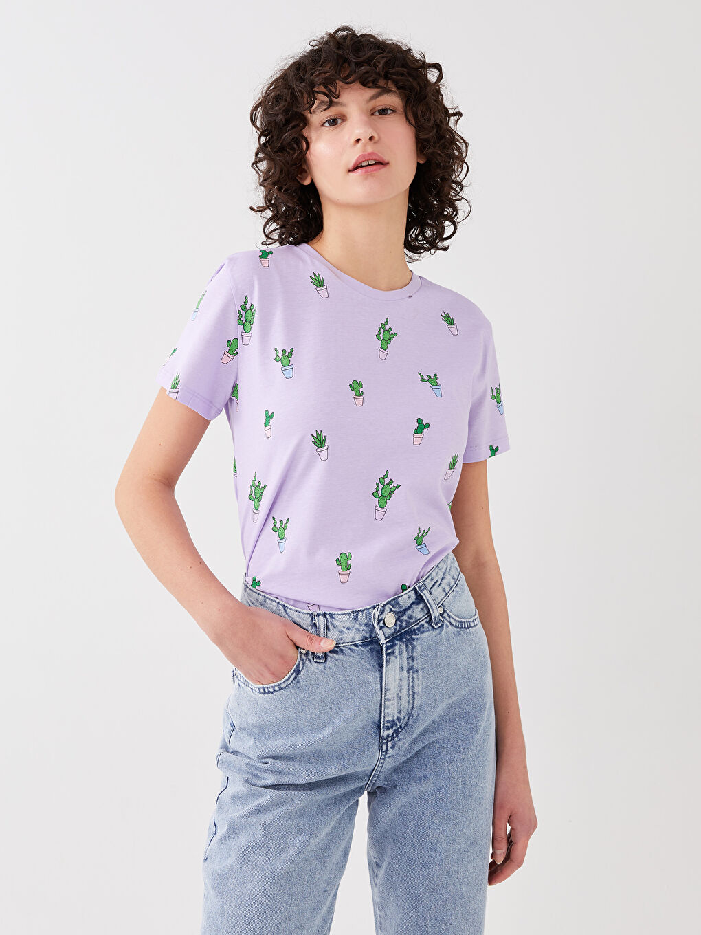 Lila Bisiklet Yaka Desenli Kısa Kollu Kadın Tişört