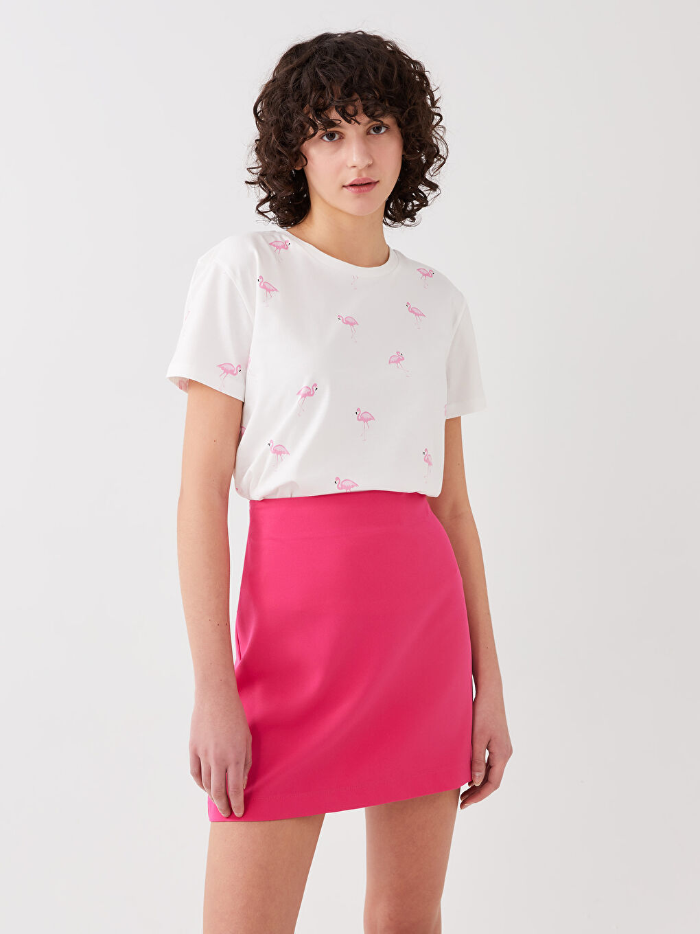 Әйелдерге арналған дөңгелек жағалы өрнекті қысқа жең футболка