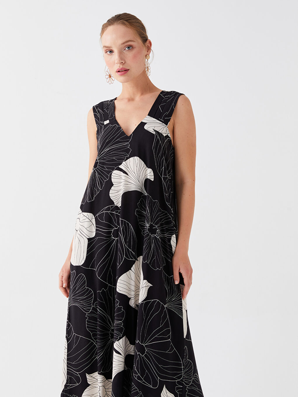 Siyah V Yaka Desenli Askılı Kadın Elbise-2