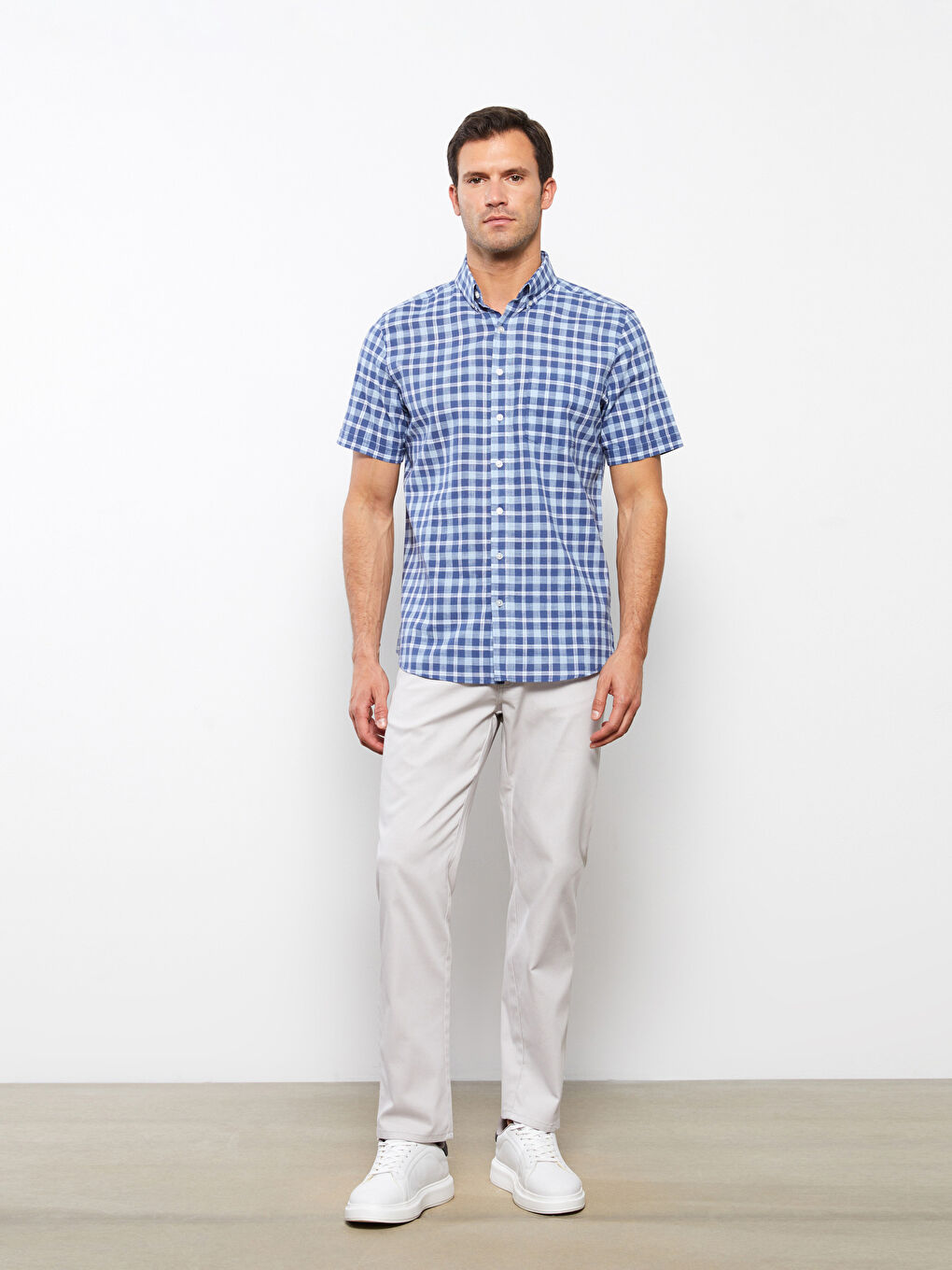 LCWAIKIKI Classic Regular Fit Short Sleeve Plaid Poplin Men's Shirt -S3FD04Z8-LN6