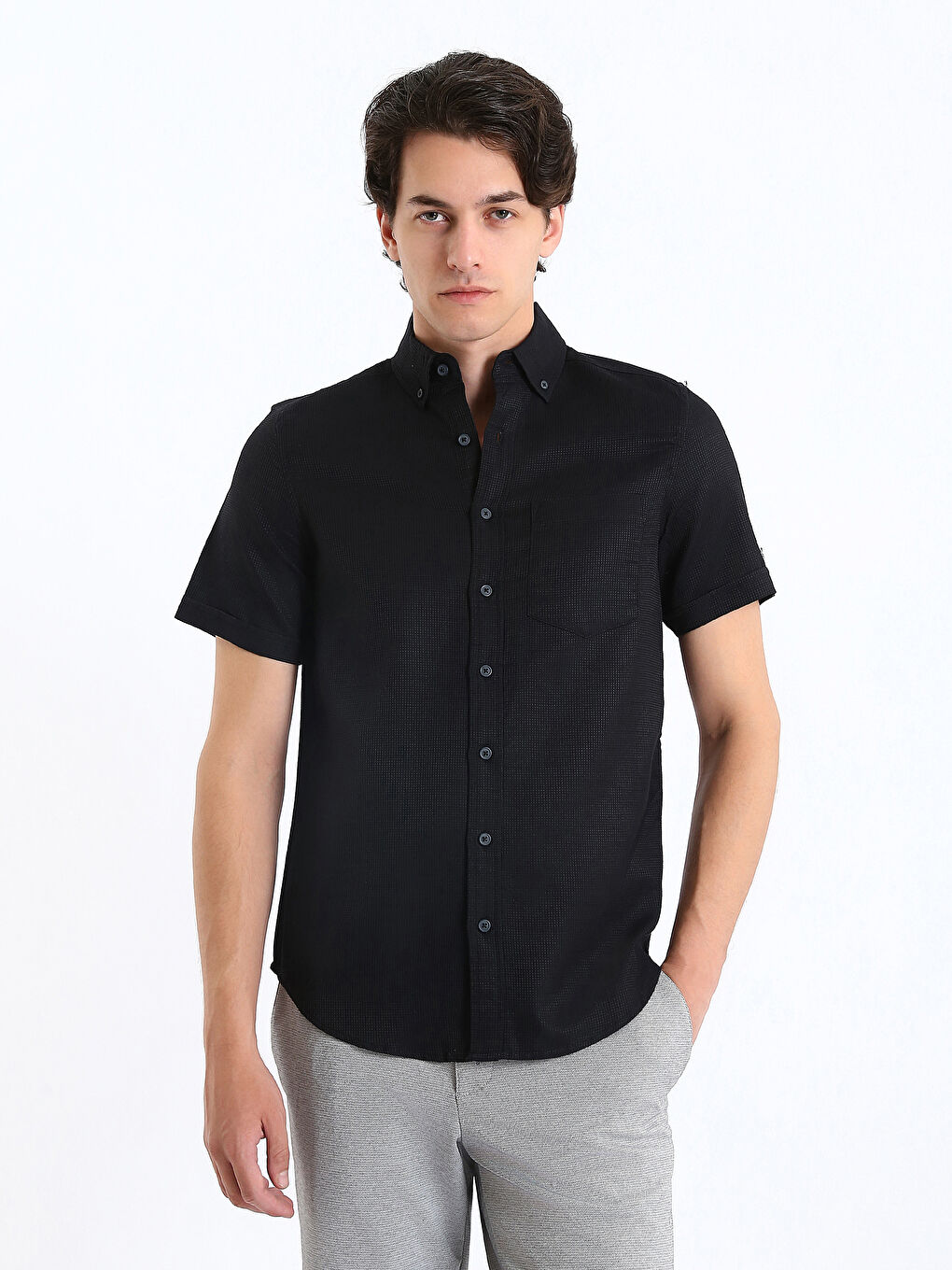 Chemise Pour Hommes Coupe Régulière À Manches Courtes En Tissu Dobby-1