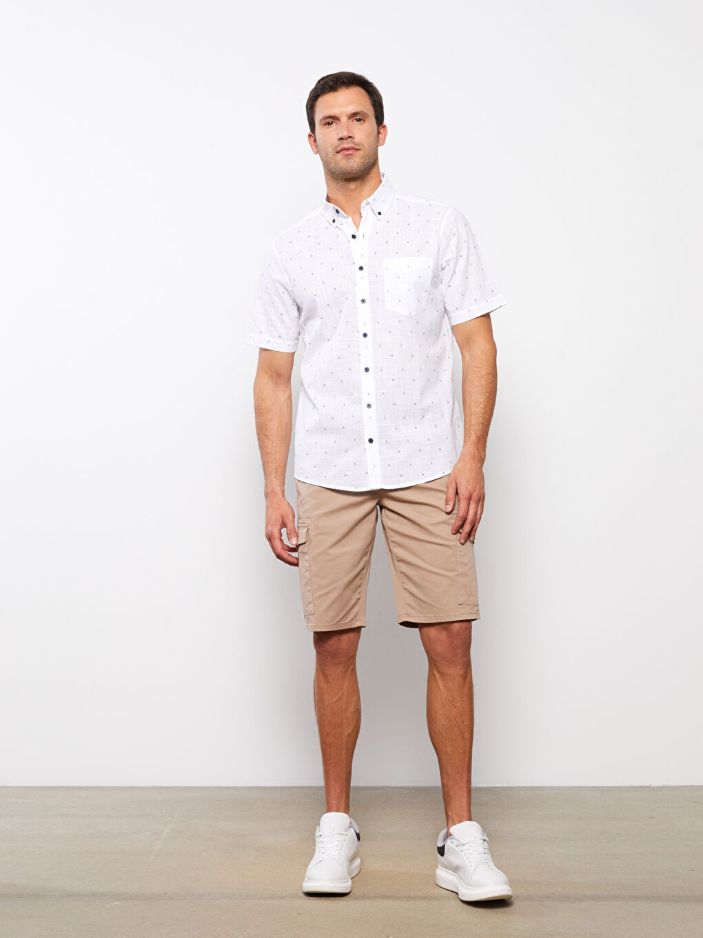 ерлерге арналған стандартты пішім қысқа жең өрнекті поплин жейде-2