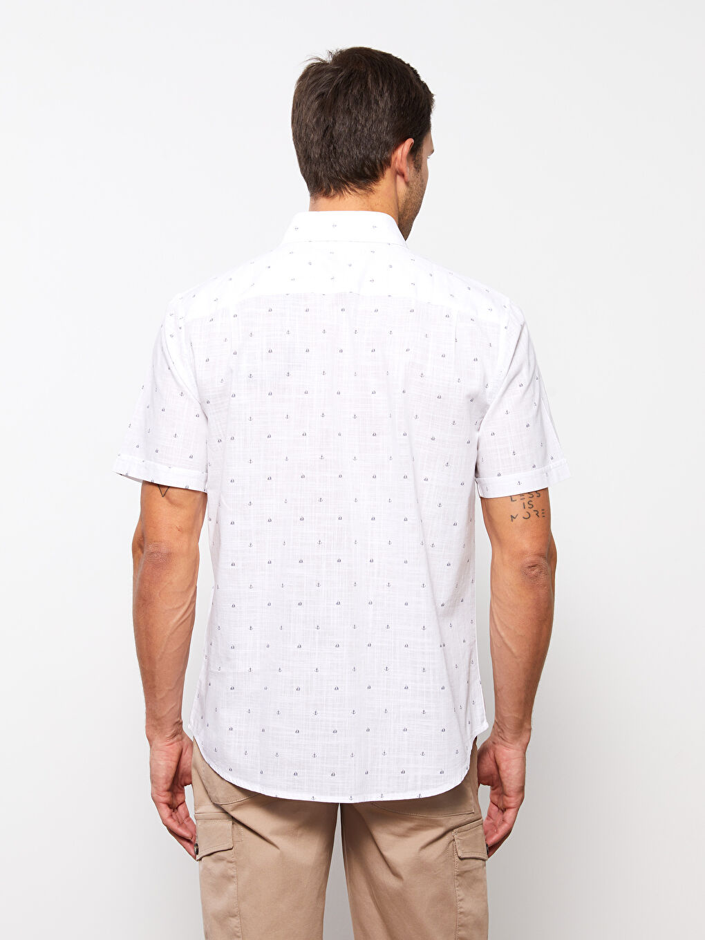 ерлерге арналған стандартты пішім қысқа жең өрнекті поплин жейде-4