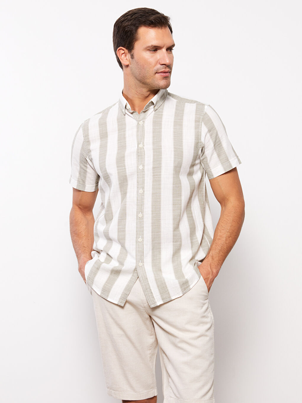 Haki Regular Fit Kısa Kollu Çizgili Erkek Gömlek