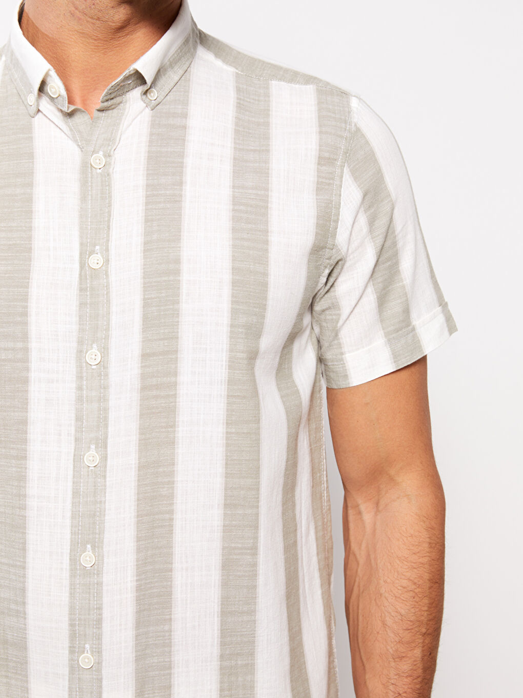 Haki Regular Fit Kısa Kollu Çizgili Erkek Gömlek-3