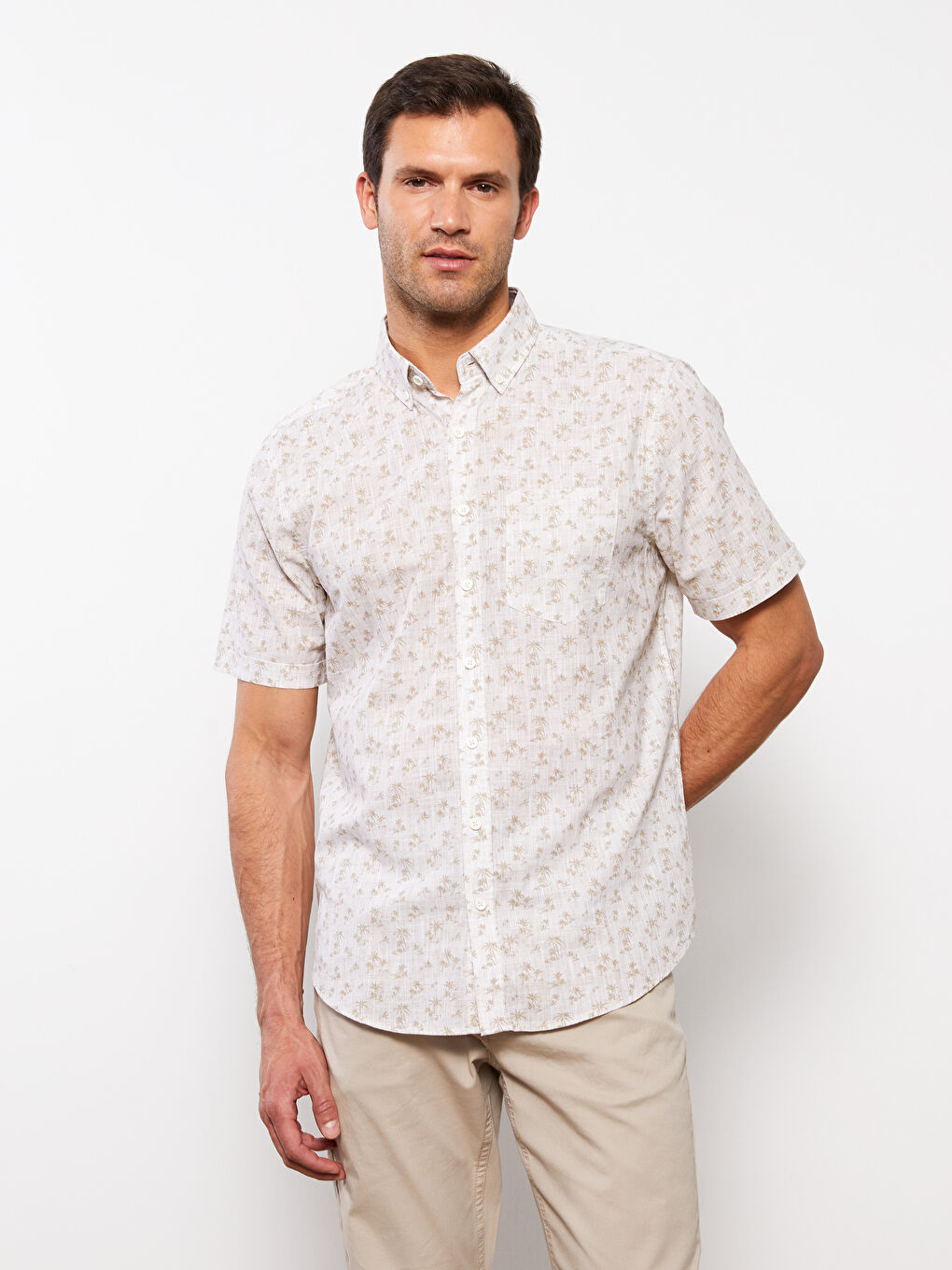 قميص بوبلين منقوش كم قصير بقصة عادية للرجال