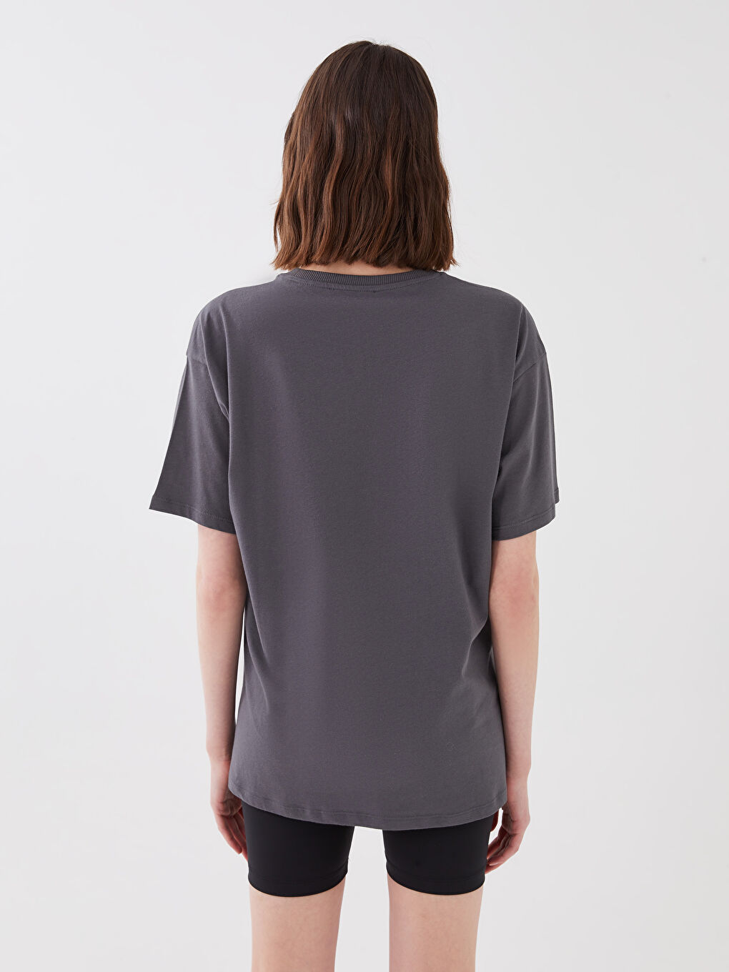 Antrasit Bisiklet Yaka Daisy Duck Baskılı Kısa Kollu Kadın Tişört-4