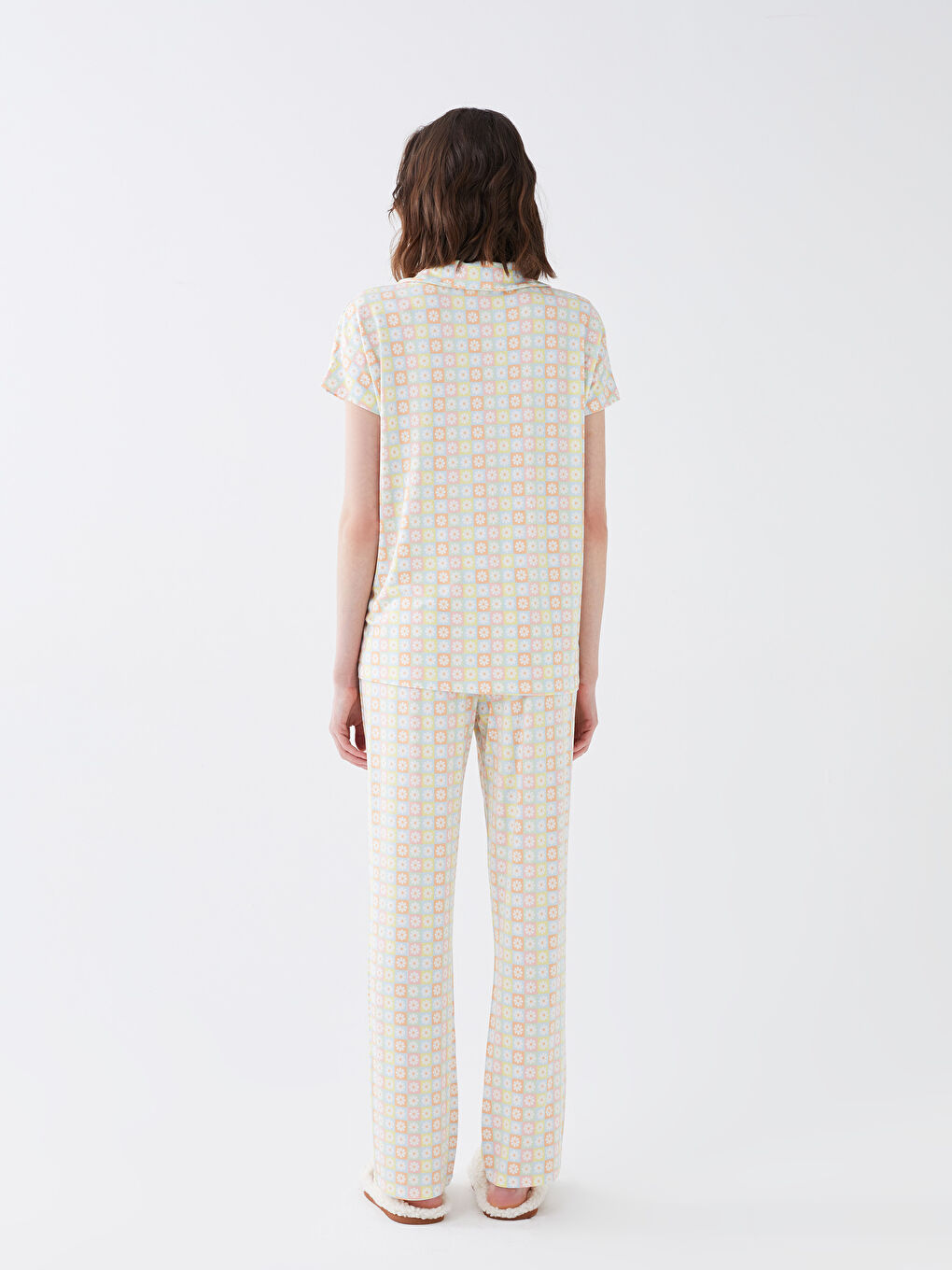 طقم بيجامة ياقة القميص منقوش كم قصير للسيدات-4