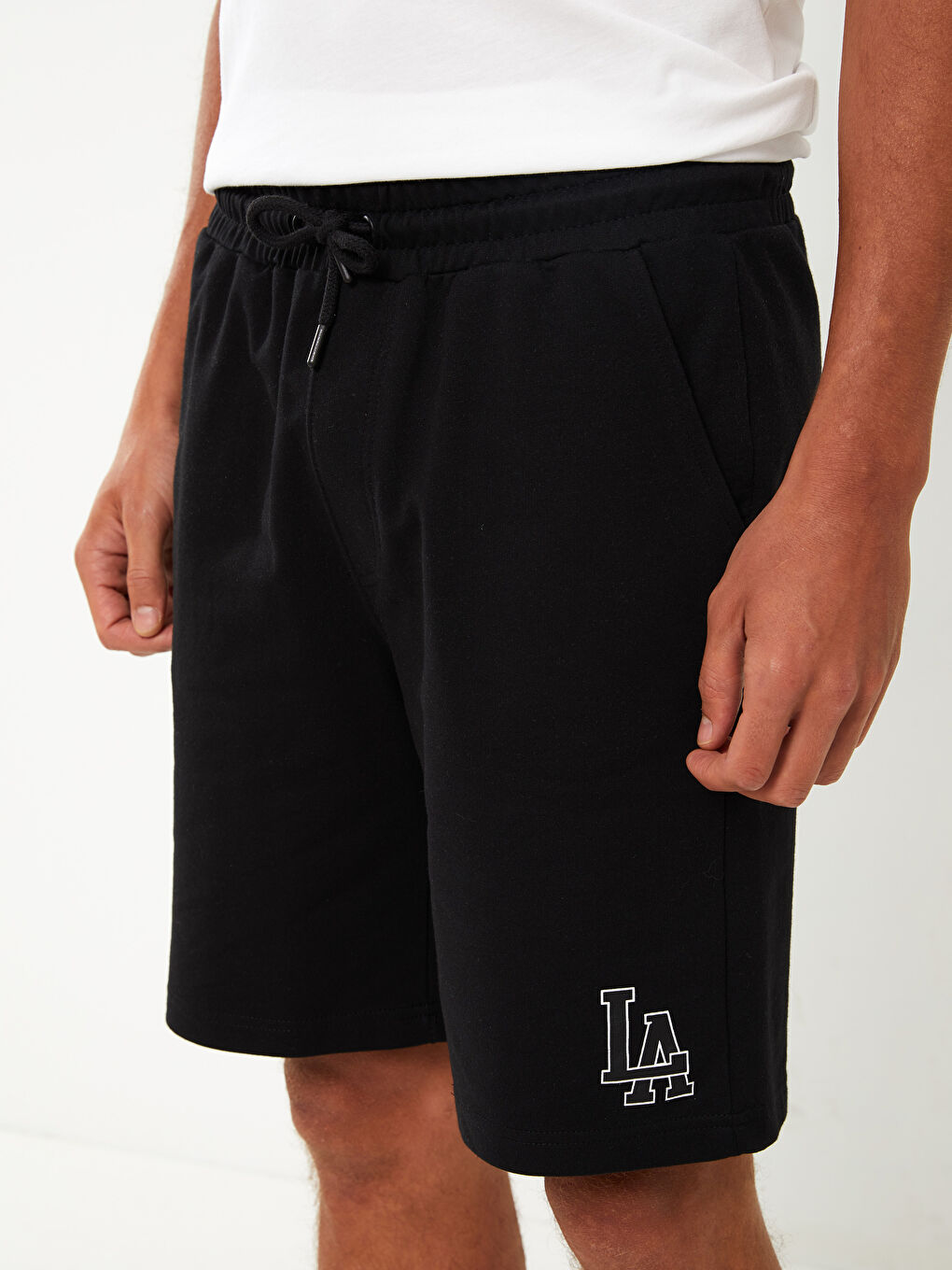 Siyah Standart Kalıp Erkek Şort-4