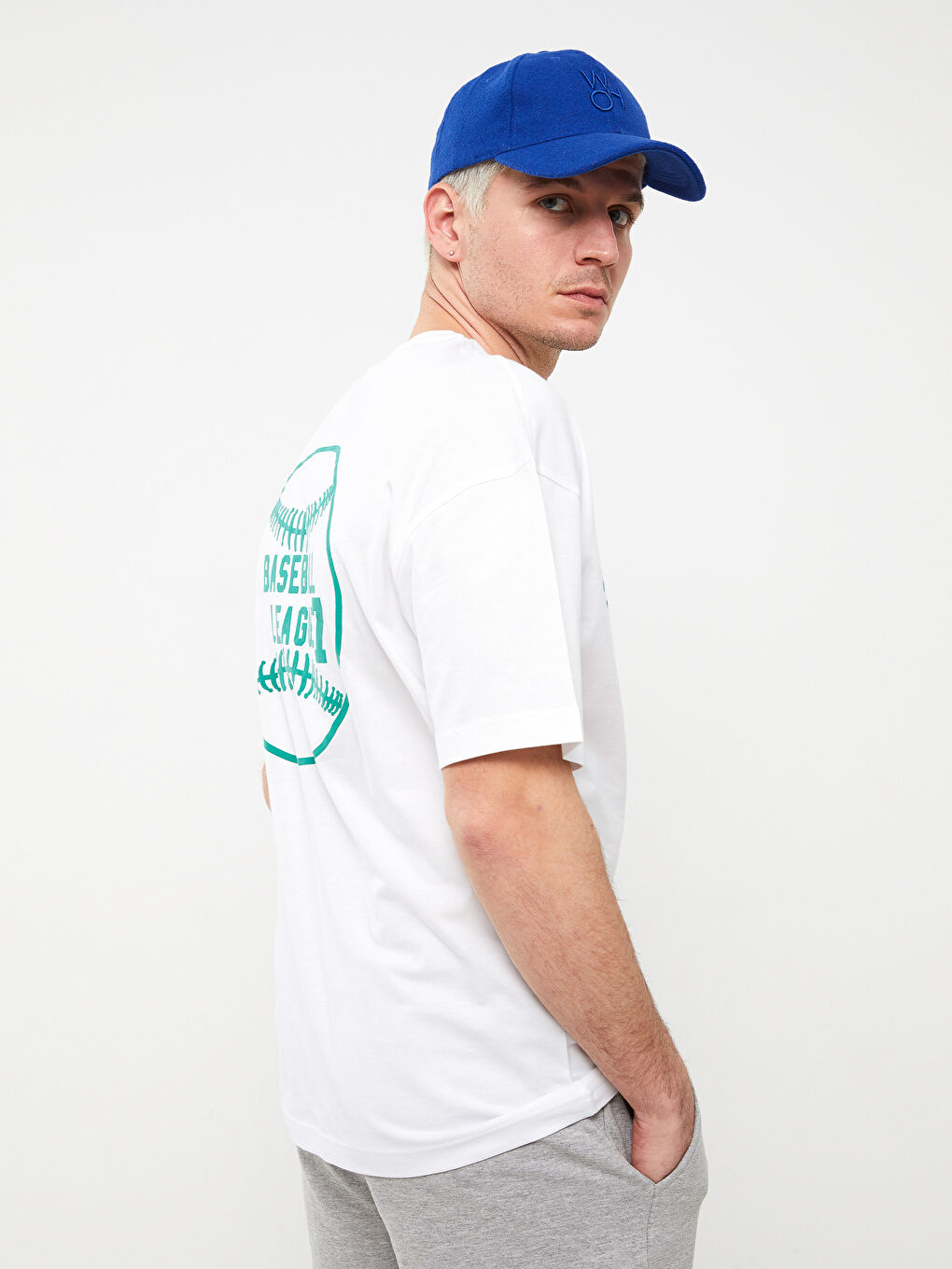 Beyaz Bisiklet Yaka Kısa Kollu Baskılı Penye Erkek Tişört