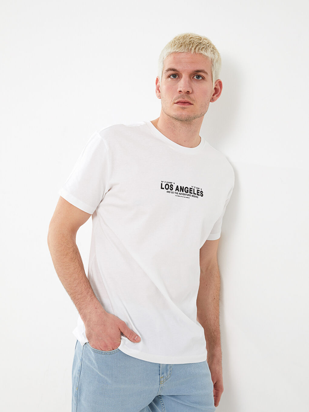 تيشيرت للرجال برقبة دائرية وأكمام قصيرة مصنوع من قطن ممشط ومطبوع