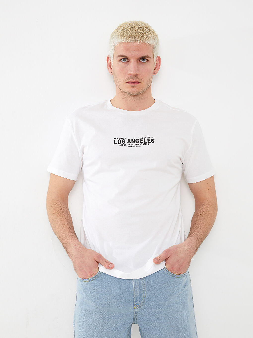 تيشيرت للرجال برقبة دائرية وأكمام قصيرة مصنوع من قطن ممشط ومطبوع-1