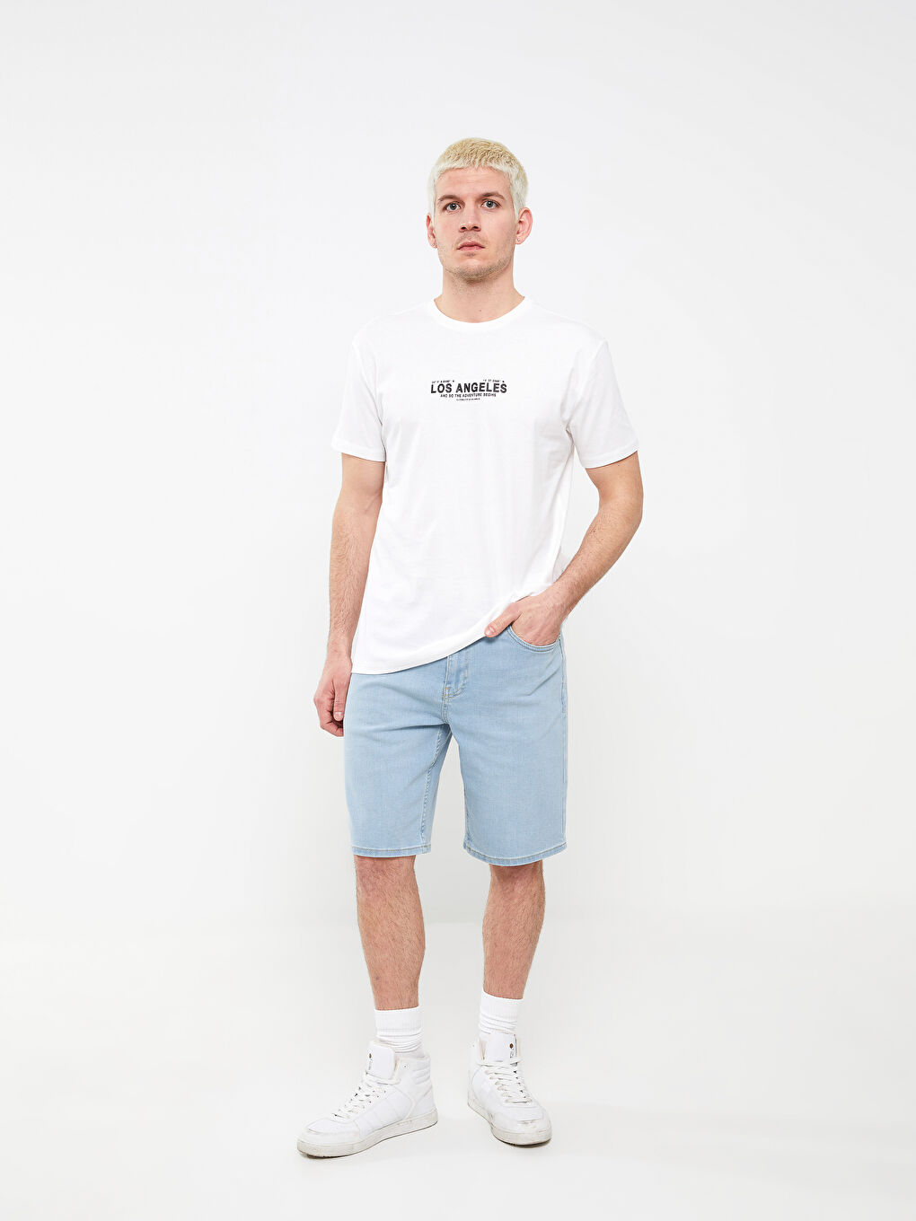 تيشيرت للرجال برقبة دائرية وأكمام قصيرة مصنوع من قطن ممشط ومطبوع-2