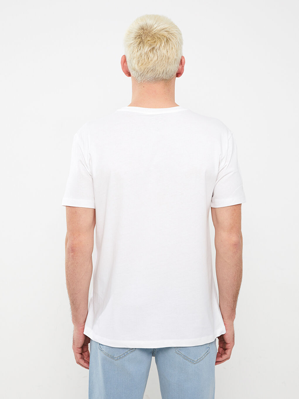 تيشيرت للرجال برقبة دائرية وأكمام قصيرة مصنوع من قطن ممشط ومطبوع-4