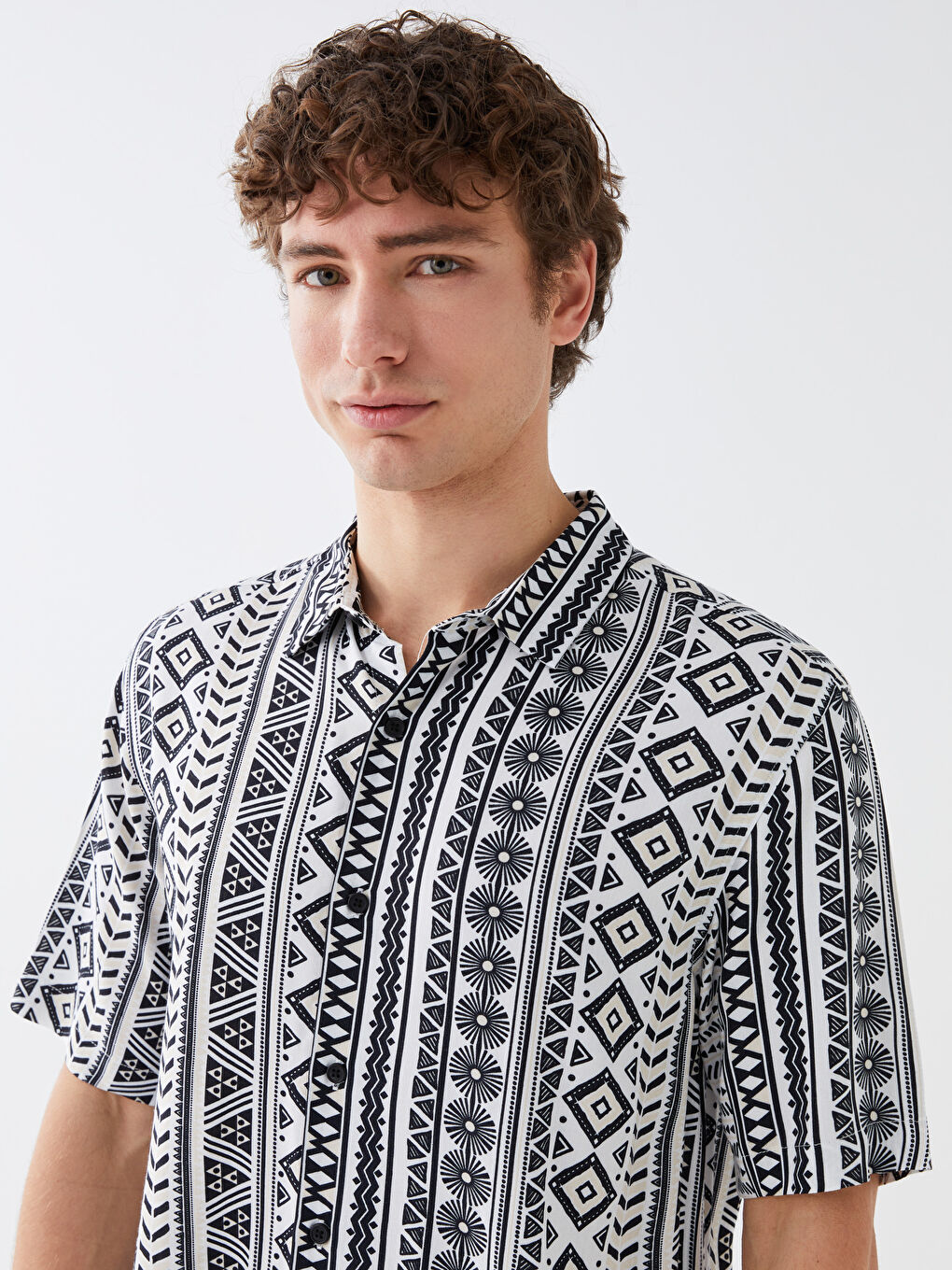 Ekru Regular Fit Kısa Kollu Desenli Erkek Gömlek-1