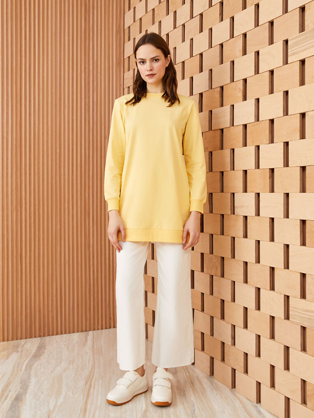 بلوزة طويلة بكول مدور بسيطة وكم طويل نساء-2